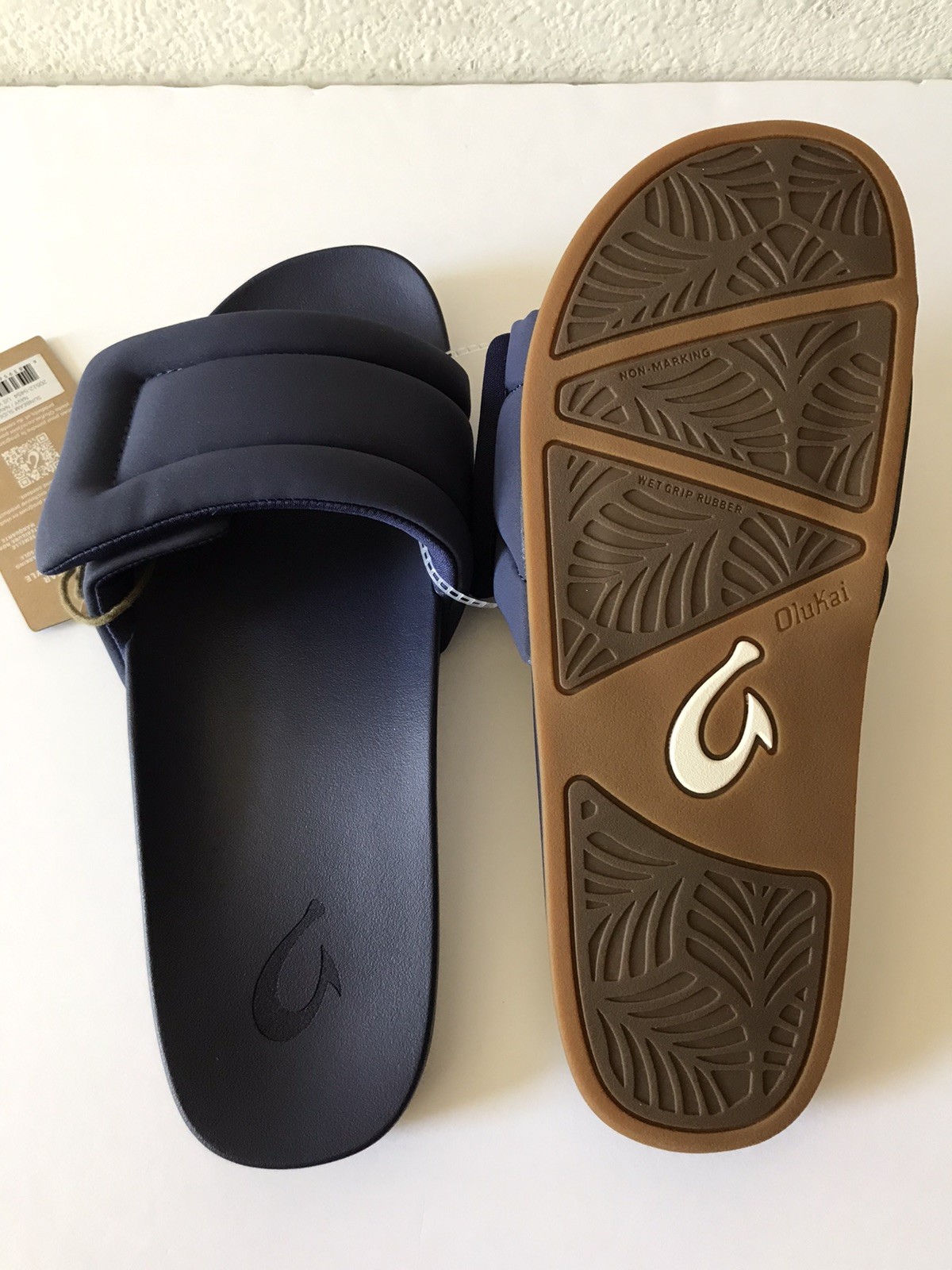 WOMEN’S OLUKAI NAVY BLUE SUNBEAM SLIDE SUMMER BEACH/POOL SANDALS SIZE 9 NWT