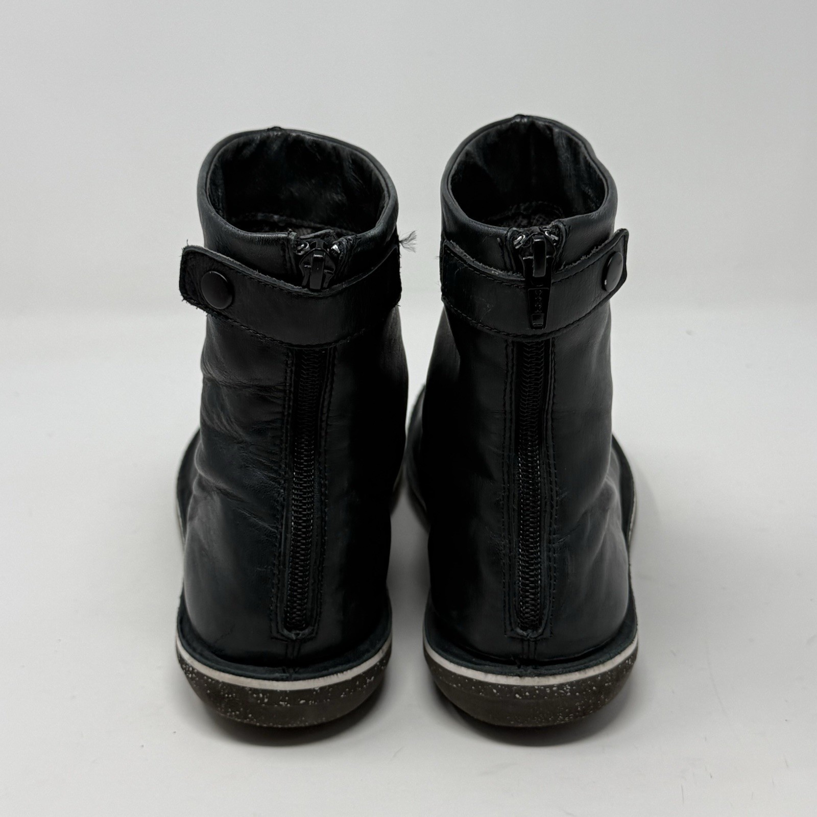 Camper Beetle Boots Womens 8.5 EU 39 Black Leather Hipster Bohemian Minimalist