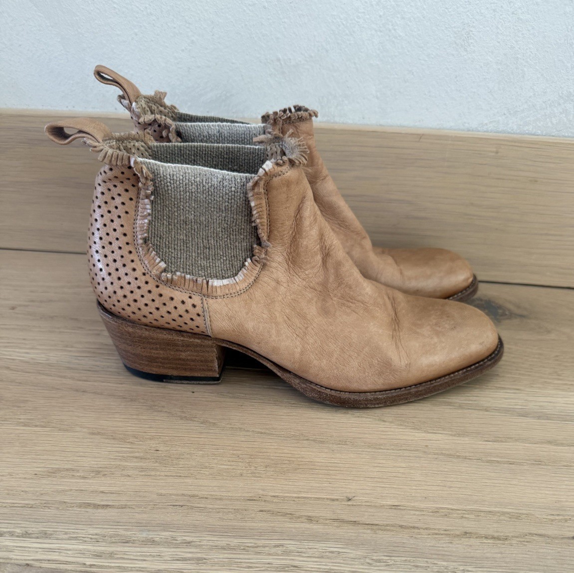 I.N.K. Made in Italy Brown Leather Pull On Chelsea Booties Women’s 35 4 4.5 5