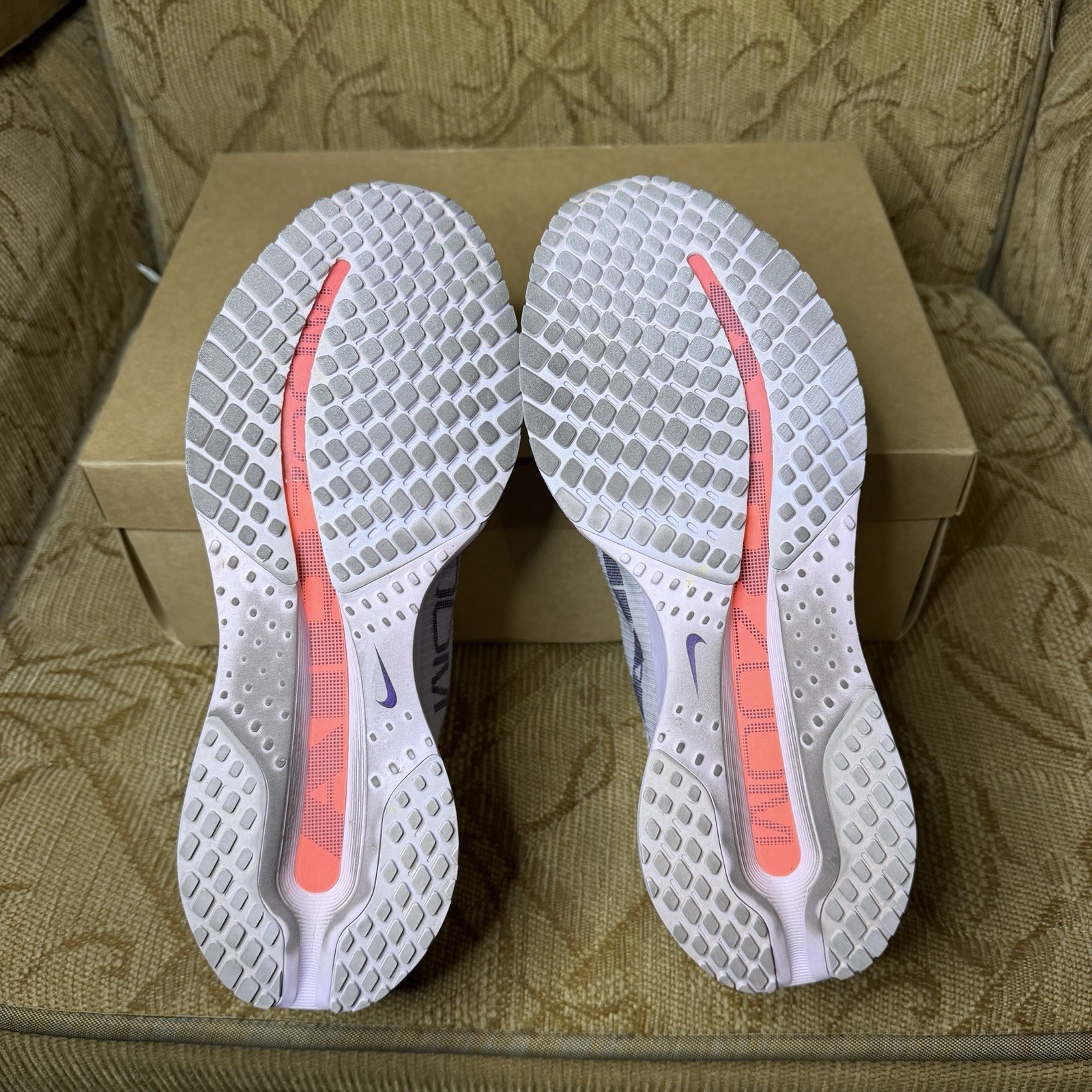 Nike Pegasus Premium Women’s Size 9.5 Barely Grape Purple Dynasty HQ2593-500
