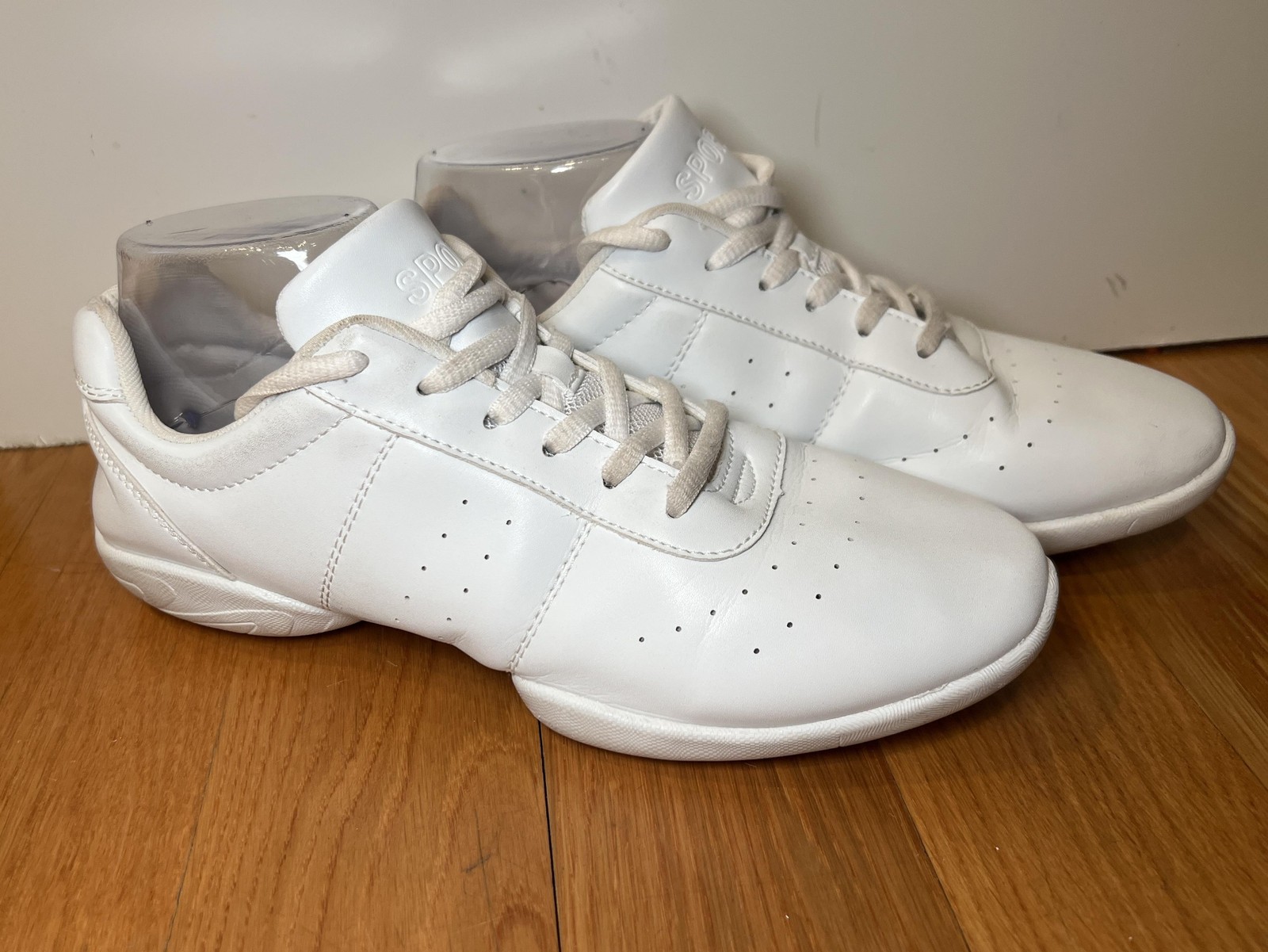 Sport Shoes Womens Size 9 White Faux Leather Dance Sneakers R-Shox Sole