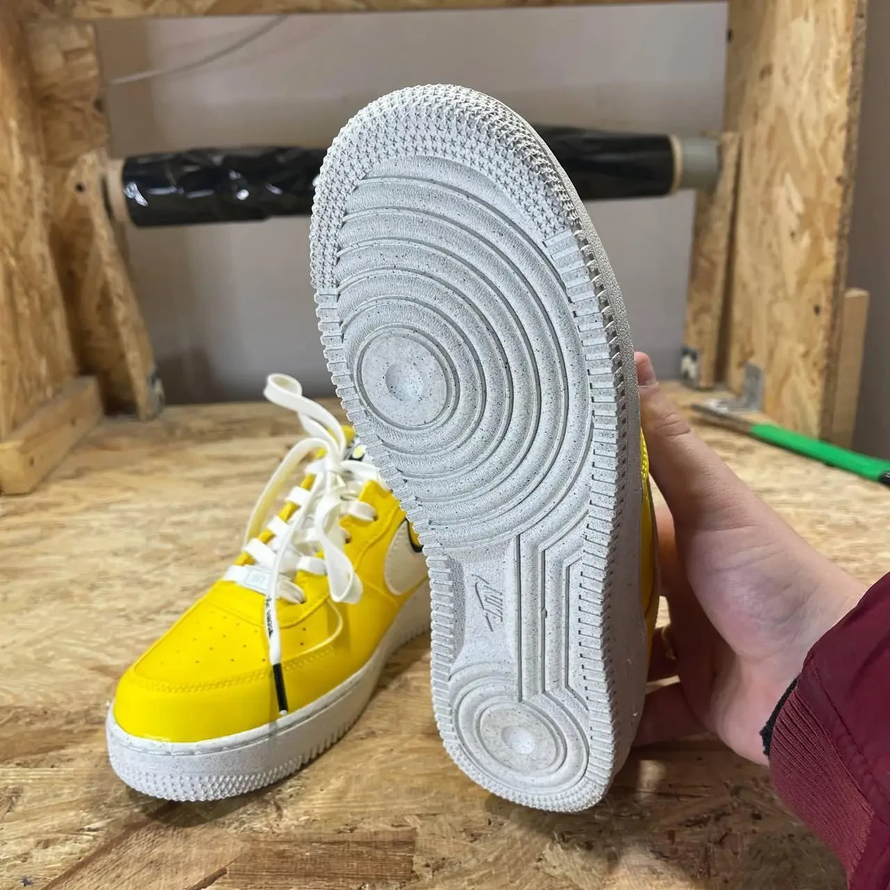 Nike Air Force 1 Lv8 Yellow 7.5