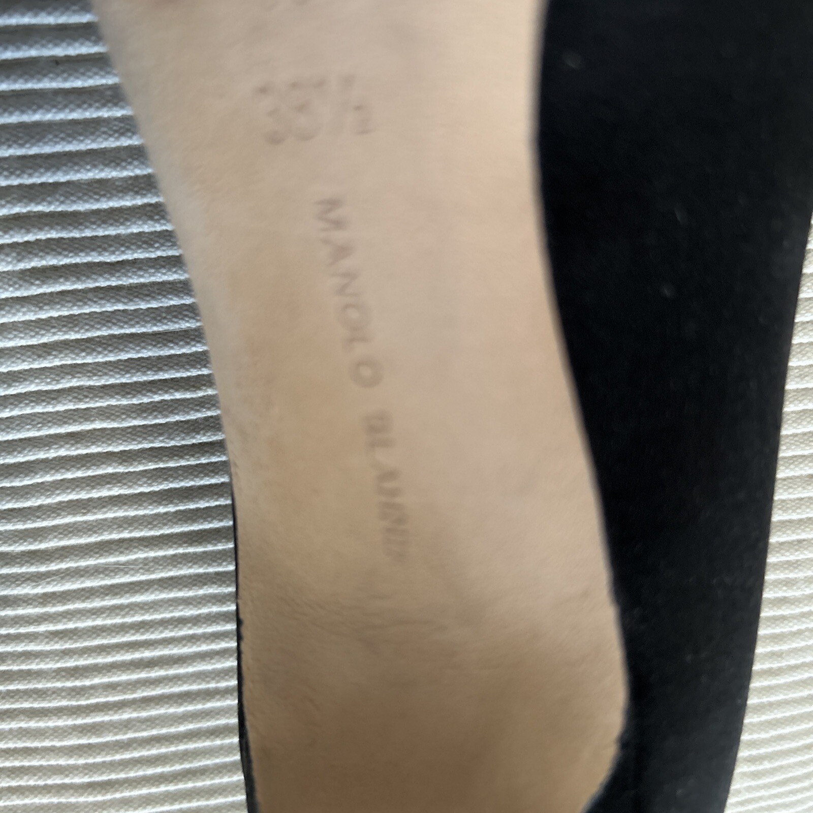 MANOLO BLAHNIK BLACK SATIN SEMI-ROUND TOE HEEL LEATHER SOLE AND INSOLE PUMP 38.5