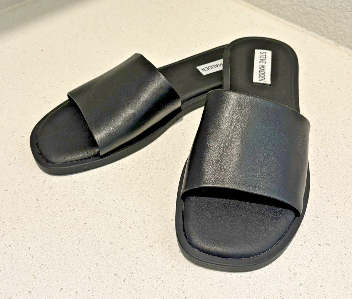 Steve Madden Women’s Black Leather Flats Slides 8.5 W Sandals NWOB