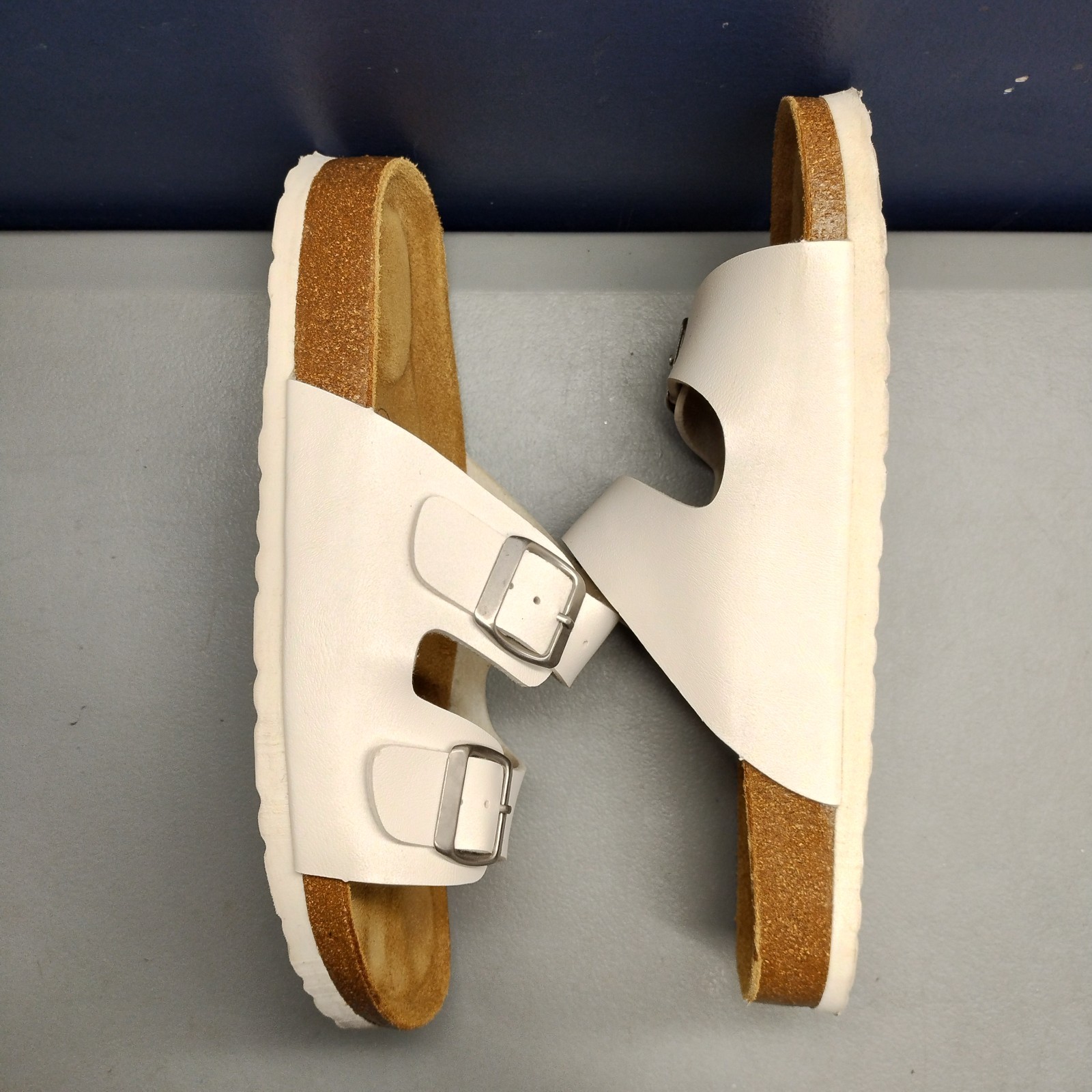 Cushionaire Lane Slide Sandals Womens US 9.5M White Comfort Buckle Strap Slip On