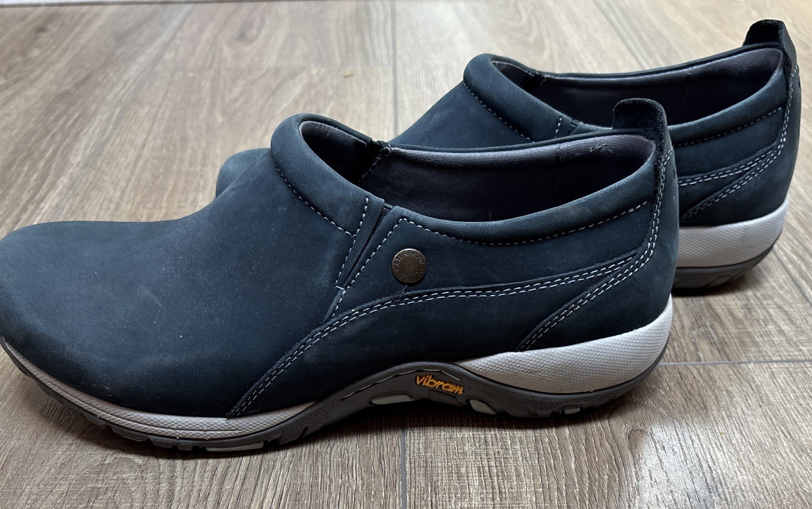 Dansko Women’s Patti Navy Milled Nubuck Leather Shoes SZ 39 EU or 8.5 to 9. EUC