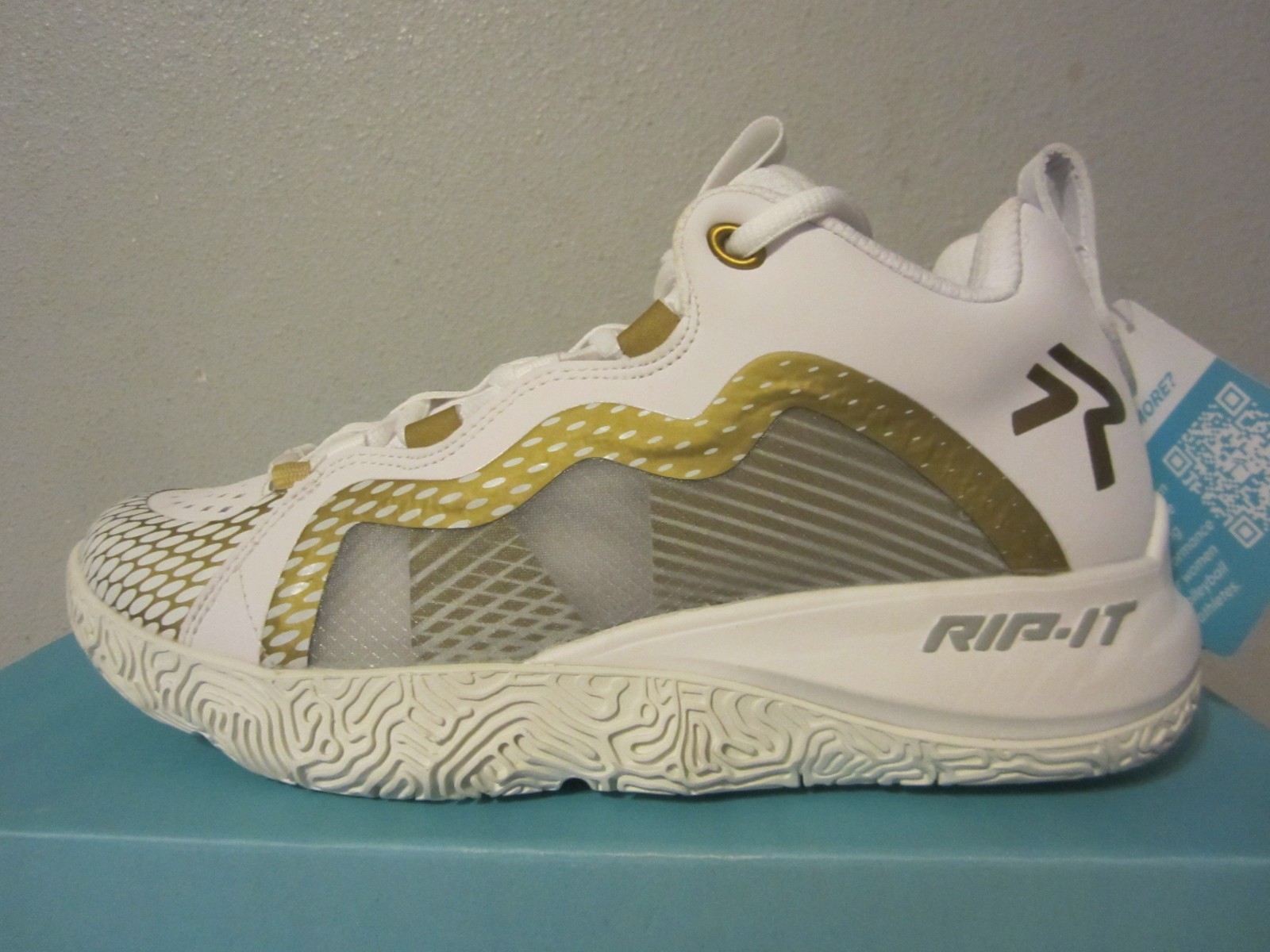 NIB Rip-It Rip It Future Court Volleyball white/gold sz 7 Womens $140