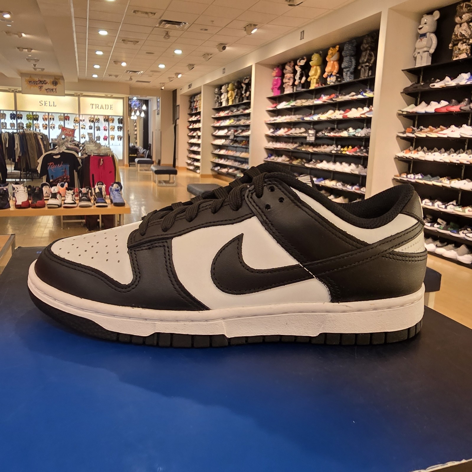 Nike Dunk Low Black White Women’s SZ 8/6.5M