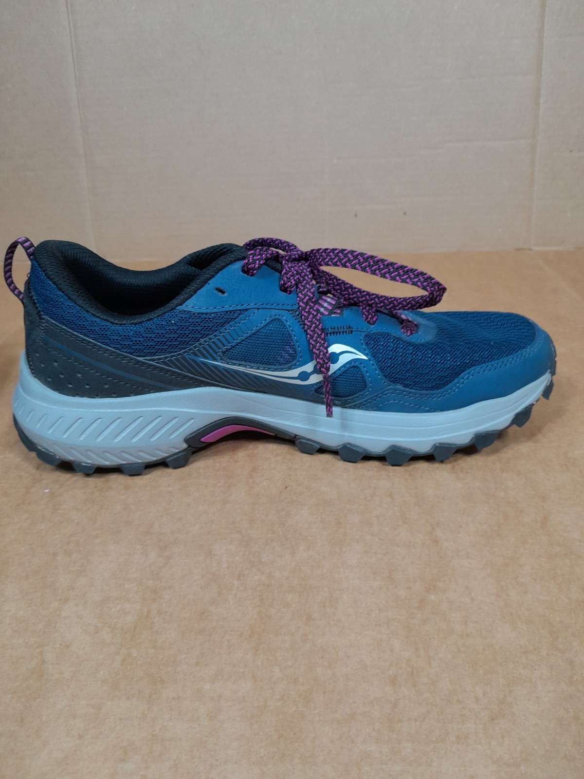 Saucony Excursion Hike Sneaker Women Sz 0.5 Used NO INSOLES