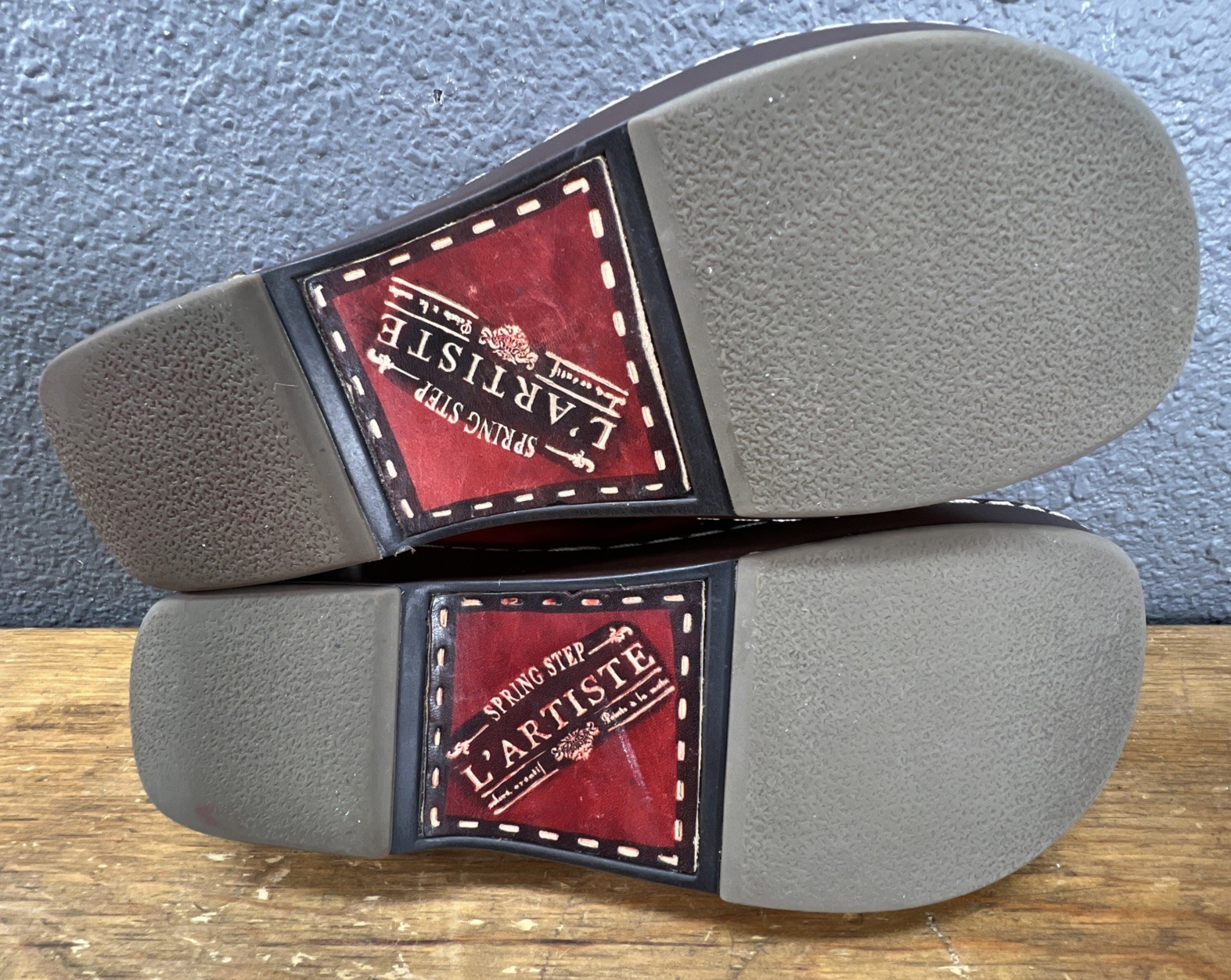 Spring Step Chino Clogs Mules Womens 7-7.5 US – 38 EU Red Hand Painted Leather