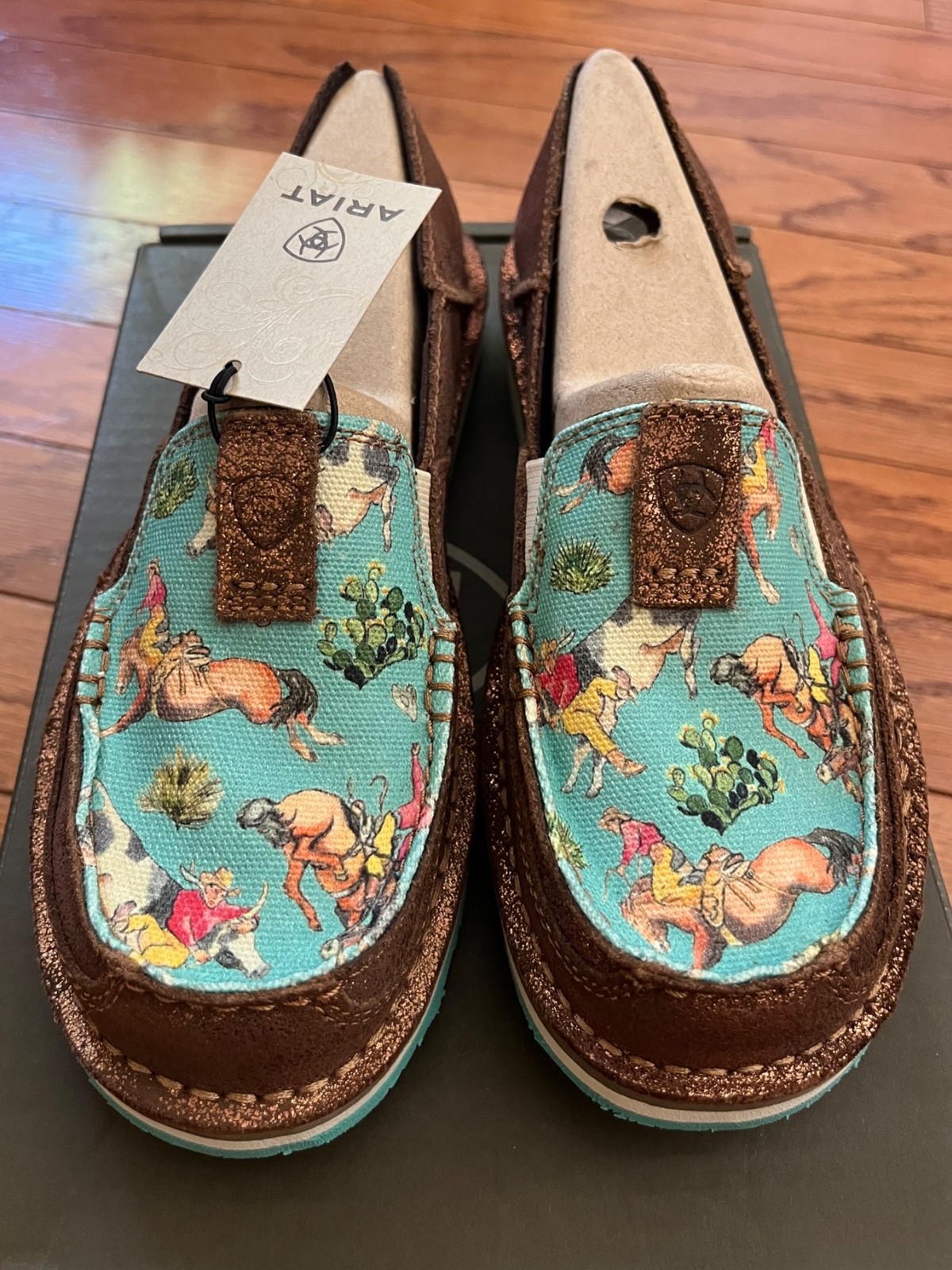 Women’s ARIAT Cruiser Copper Metallic/Bucking Turq Size 7.5 NIB/Women’s Shoes