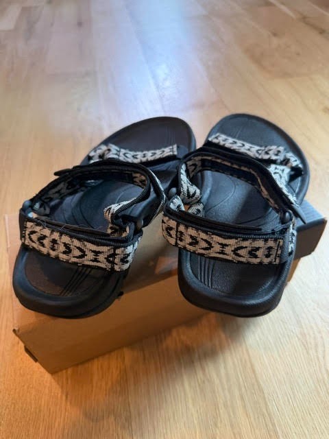 NIB Teva Womens Hurricane 4- Size 7 Color: Triton Griffin