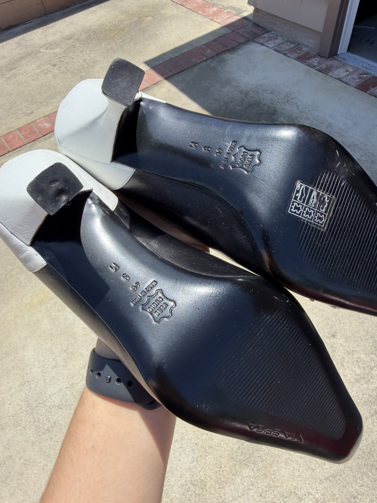 Via Spiga Pumps Women’s Size 9 M Shoes Mules Kitty Heels Leather Black & White