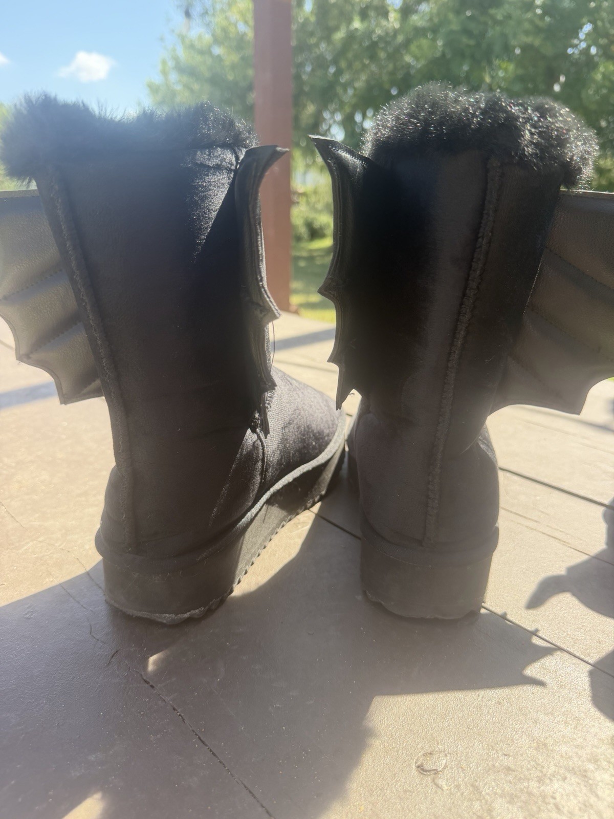 Dolls Kill Women’s Black Ankle Bootie Round Toe Faux Fur Trim Bat Wing 8
