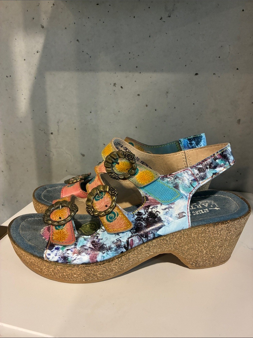 L’Artiste by Spring Step Fillippa Floral Leather Wedge Sandals Artisian- 39-8.5
