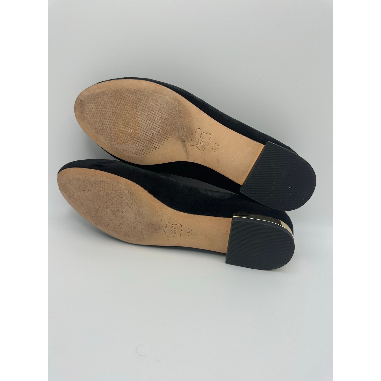 TALBOTS “Ryan” Black Velvet Gold Accent Heel Tassel Loafer Size 6 N