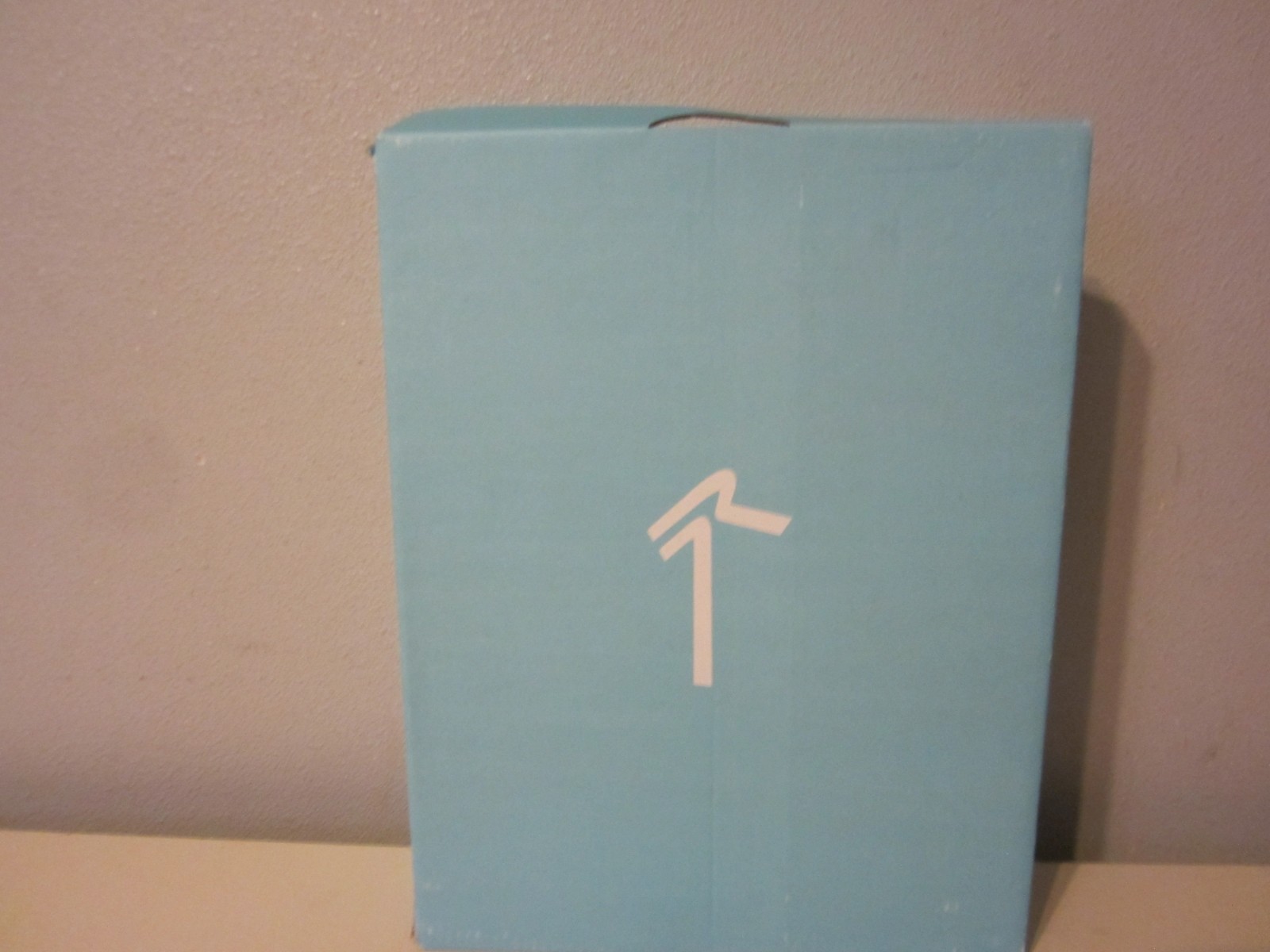 NIB Rip-It Rip It Future Court Volleyball white/gold sz 7 Womens $140
