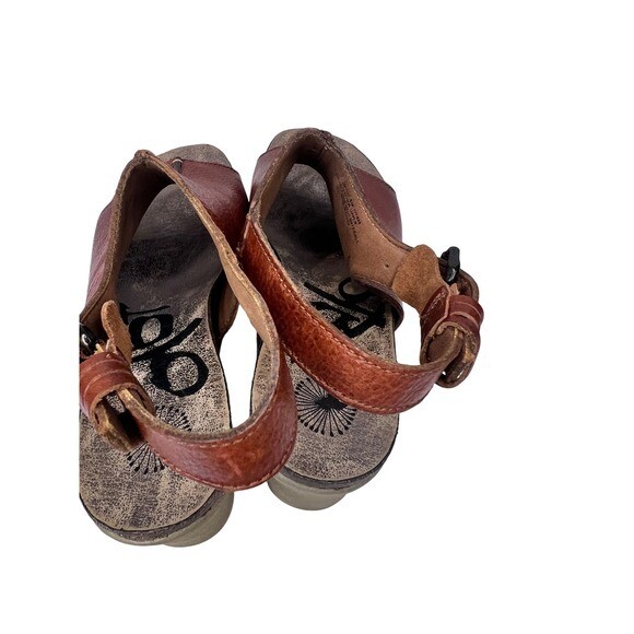 OTBT Women’s Jaunt Wedge Shoe 8 Medium Mocha