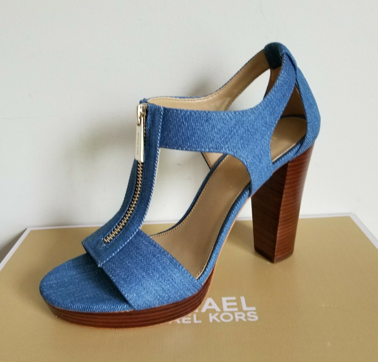 Michael KORS BERKLEY DENIM PLATFORM T STRAP GOLD LOGO ZIPPER SANDAL I LOVE SHOES