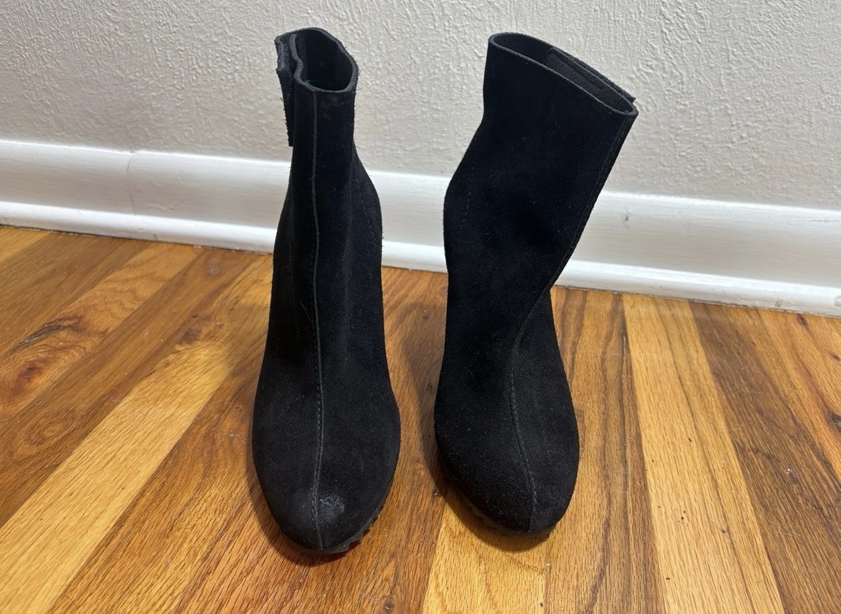 Pedro Garcia Black Suede Ankle Boots Booties Women’s Size 38 (8 US) **READ**