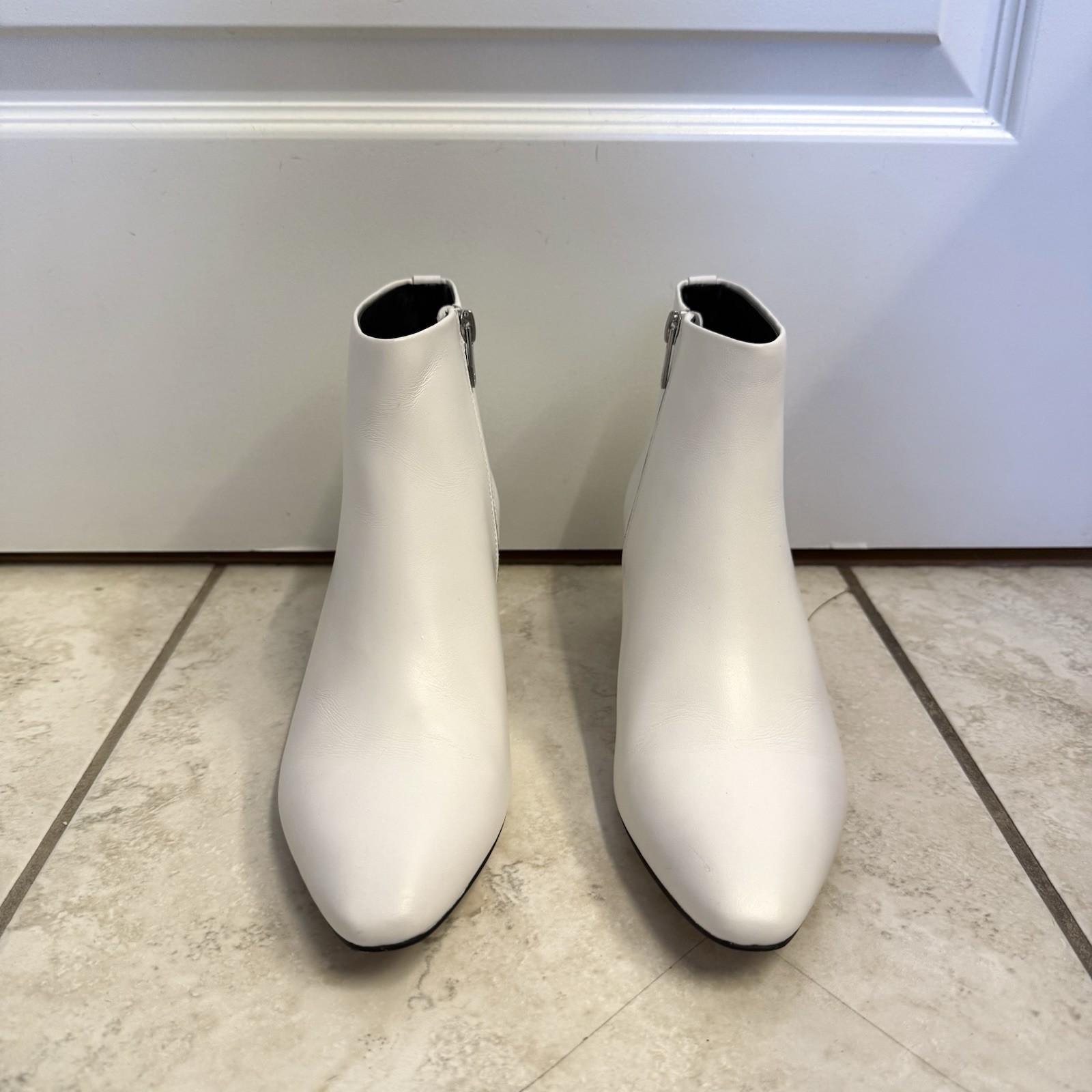 Calvin Klein Mimette Women’s White Leather Pointed Toe Zip Ankle Boots 7M