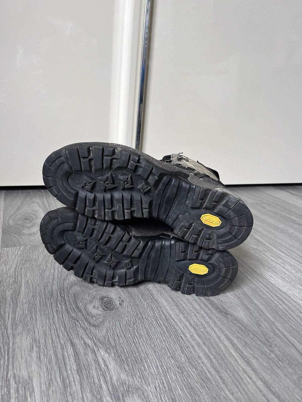 Salewa TRAINER MID GTX Розмір EU38 1/2 insole 24.5 cm ,US 7 1/2 ,UK 5 1/2
