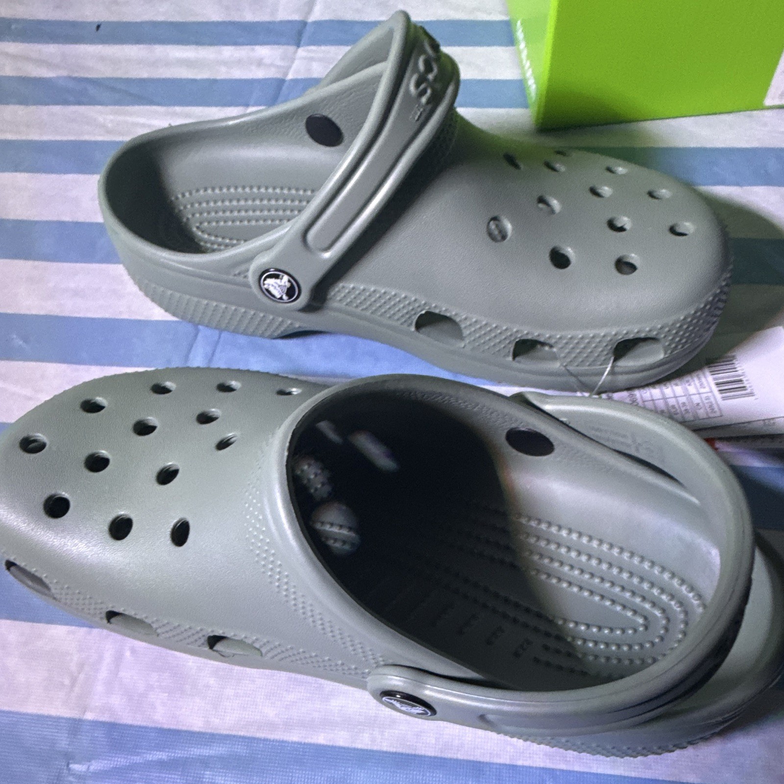 Crocs Classic Clog K «Moss» Green – Youth Size J6 (Fits Women’s US 7.5 / EUR 38-
