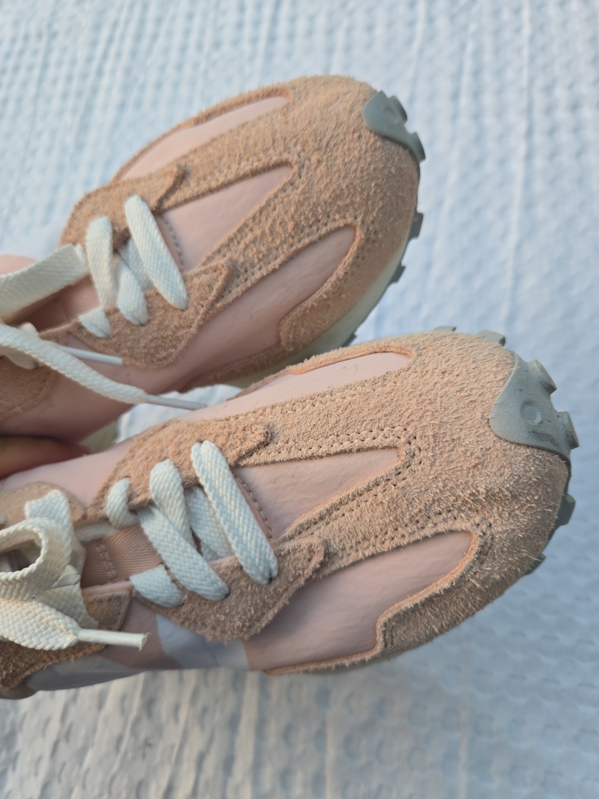 New Balance 327 U327LN Pink Suede Sneakers Women’s Sz 12 / Men’s 10.5 Casual