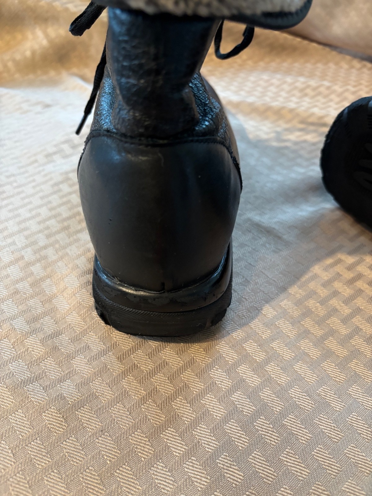 Toe Warmers Boots Faux Fur Lined Lace up Leather 8.5