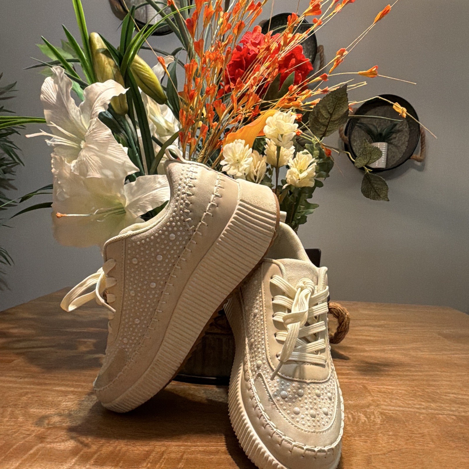 Nicole Miller Men’s Beige Leather Low-Top Lace-Up Sneakers w/ Pearl Studs