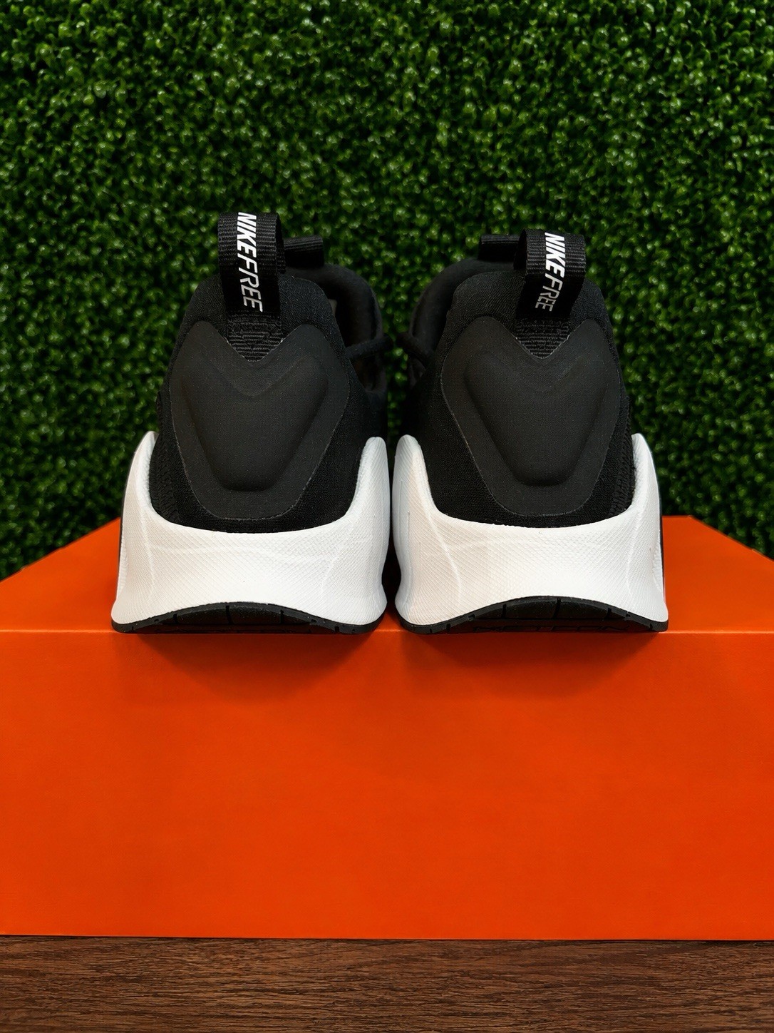 Women Nike Free Metcon 6 Black White FJ7126-001 size 8.5