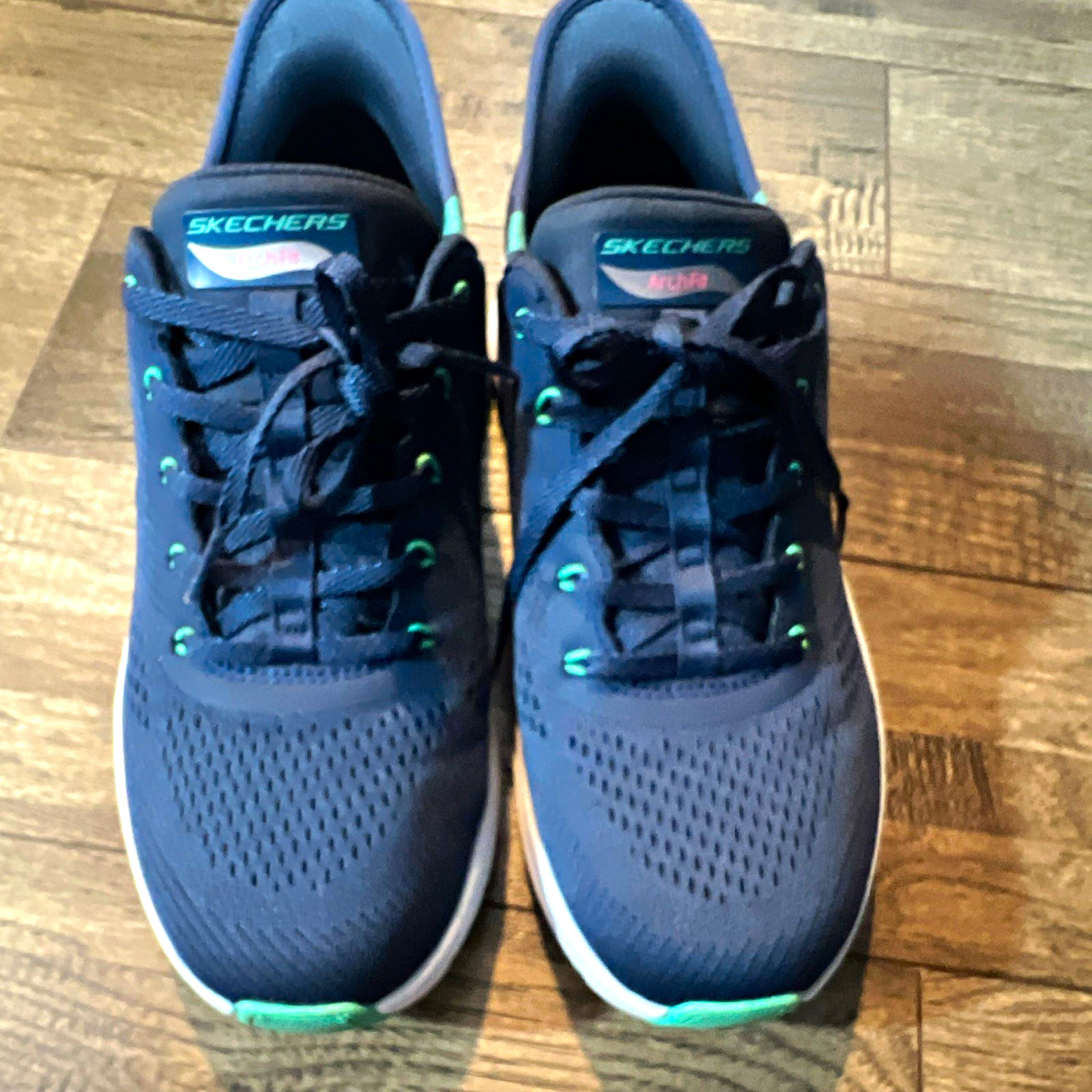 SKECHERS Arch Fit Black/Green Lace-Up Mesh Low Top Athletic Sneakers