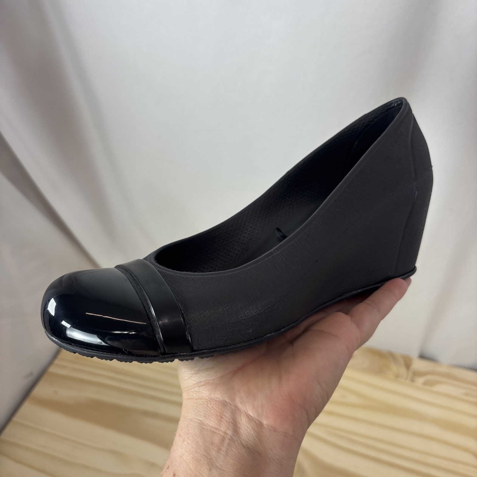 Crocs Wedge Heels Black Croslite Patent Cap Toe Detail Comfort Shoes Womens 8
