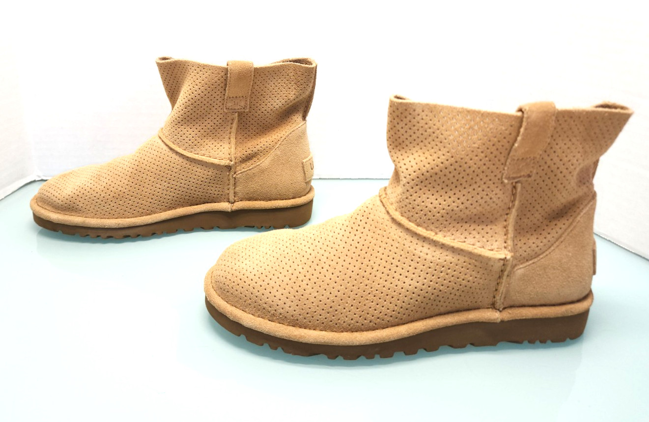 UGG classic unlined perforated mini tan suede ankle boots New Sz 7