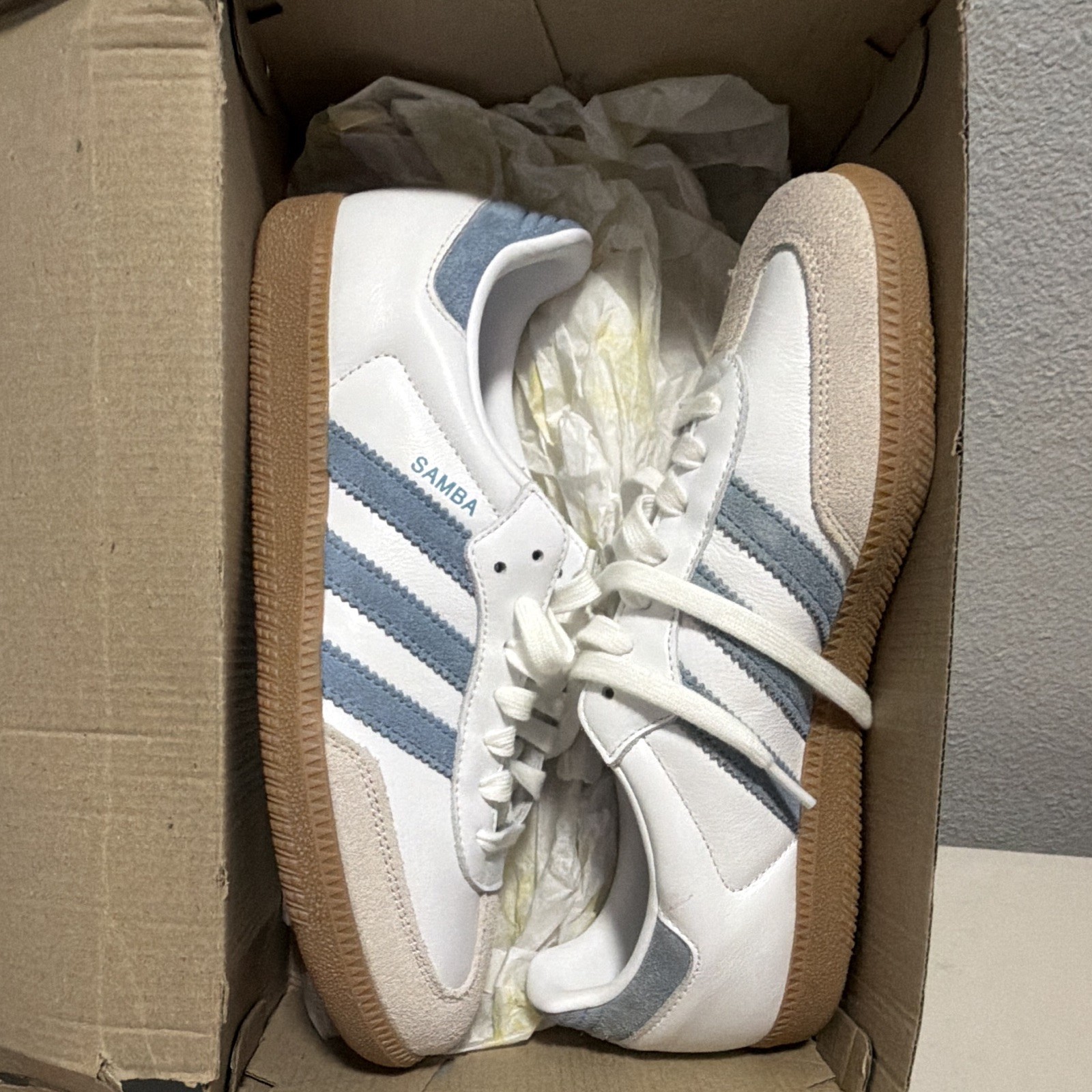 adidas Samba OG Women’s Low Top Sneakers White/Ash Blue Gum JS1391