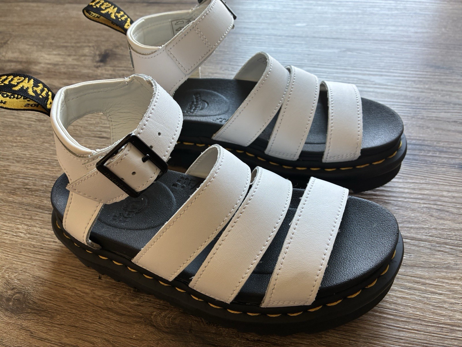 Dr Martens Blaire Leather Sandals In White Women’s Size 5 Unisex M4/W5 New