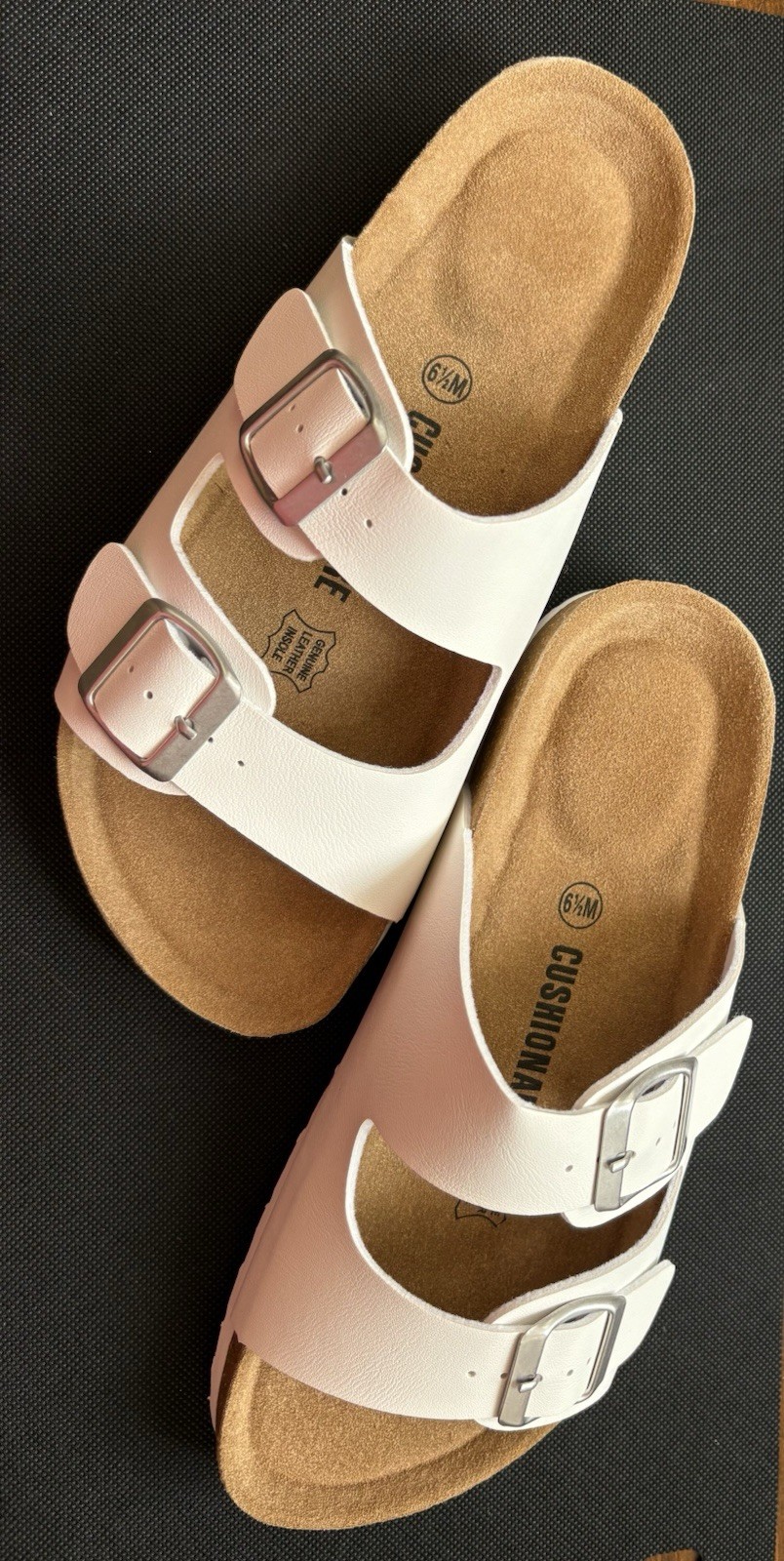 New Cushionaire Women’s Size 6 1/2 M White Lane Sandal In Original Box