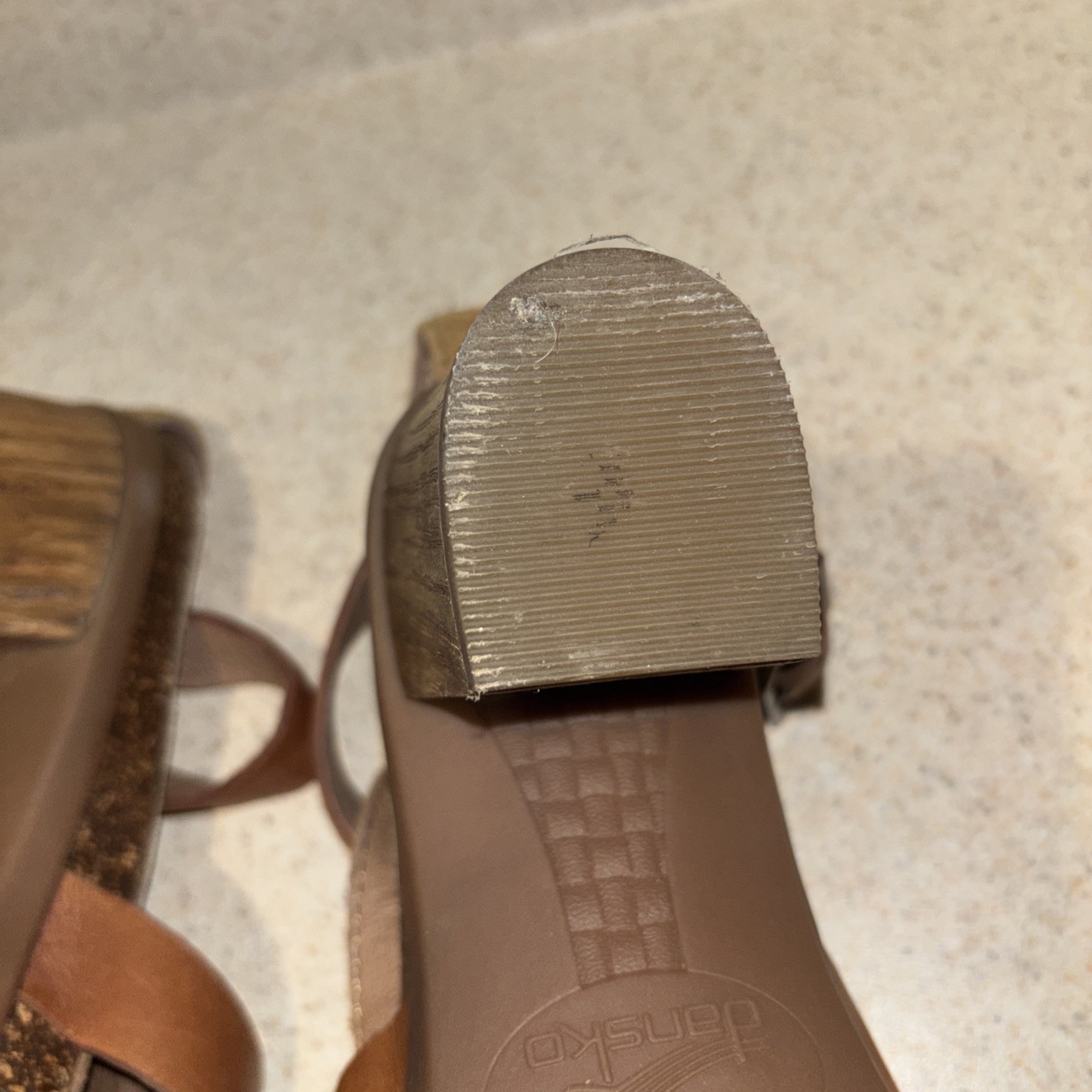 Dansko Dominique Heeled Cork Leather T Strap Sandals Women’s Size 8 EU 38