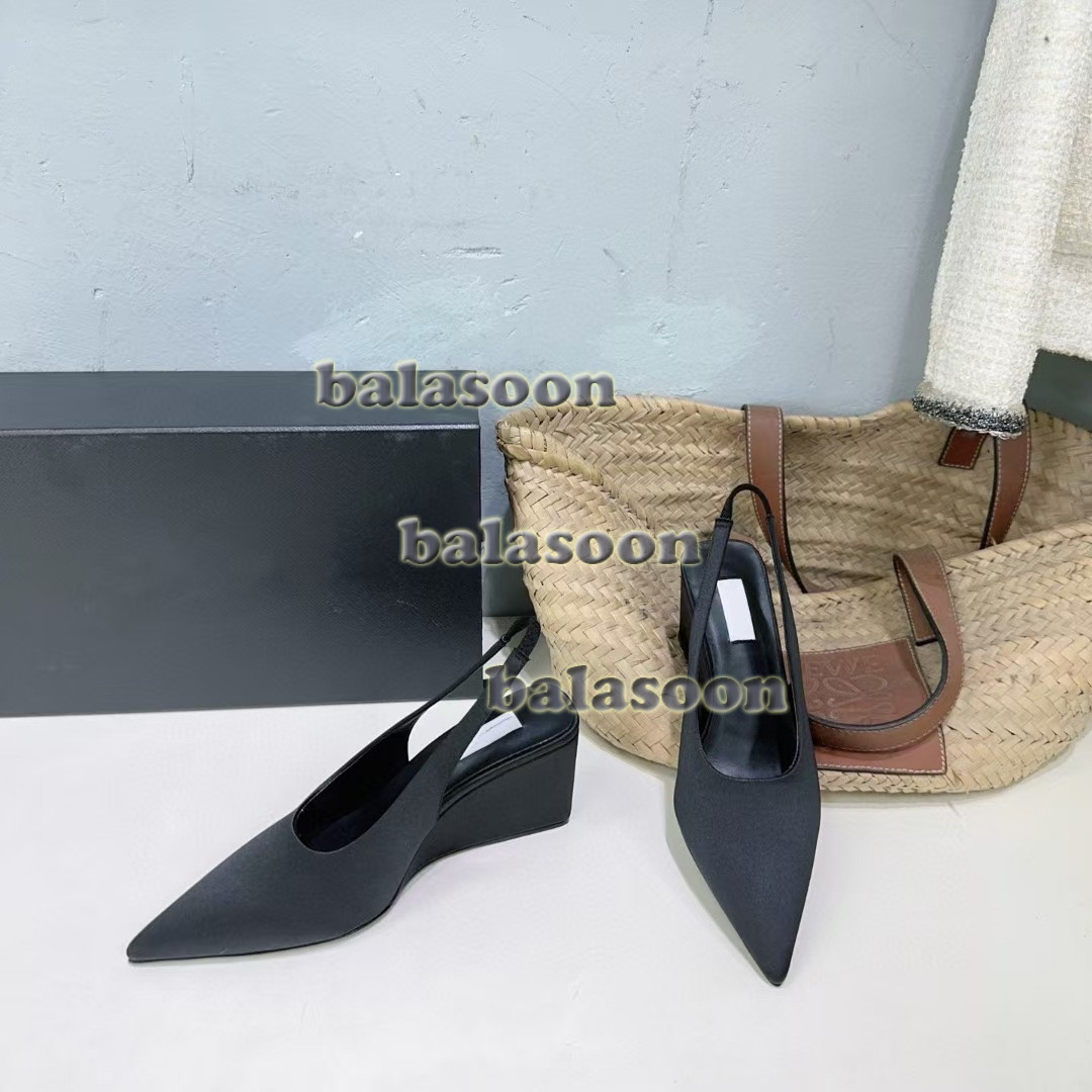 2026 summer simple leather round head flat-bottomed Baotou semi-trailer sandals