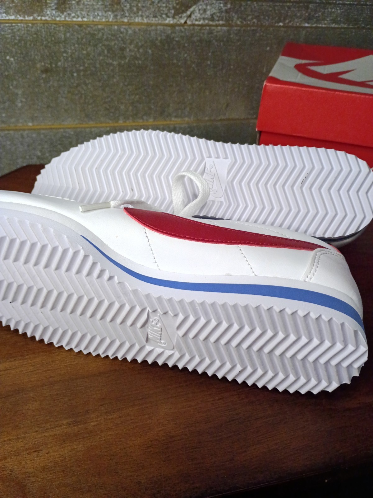 Nike Womens Classic Cortez 807471-103 Lace Up White Red Sneaker Shoes Size 7