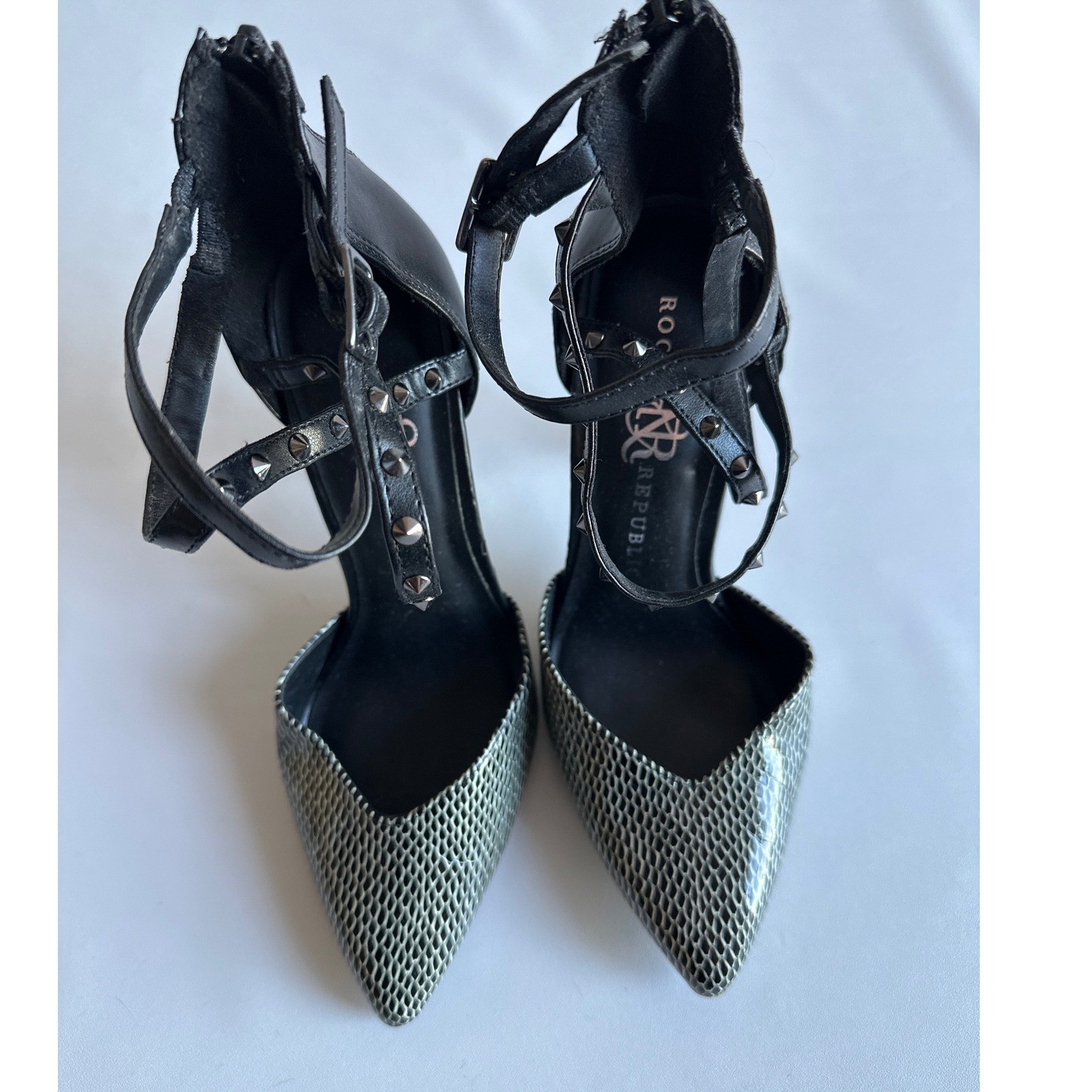 Rock Republic Studded Ankle Strap Heels Pointed Toe Black White Pumps 7.5