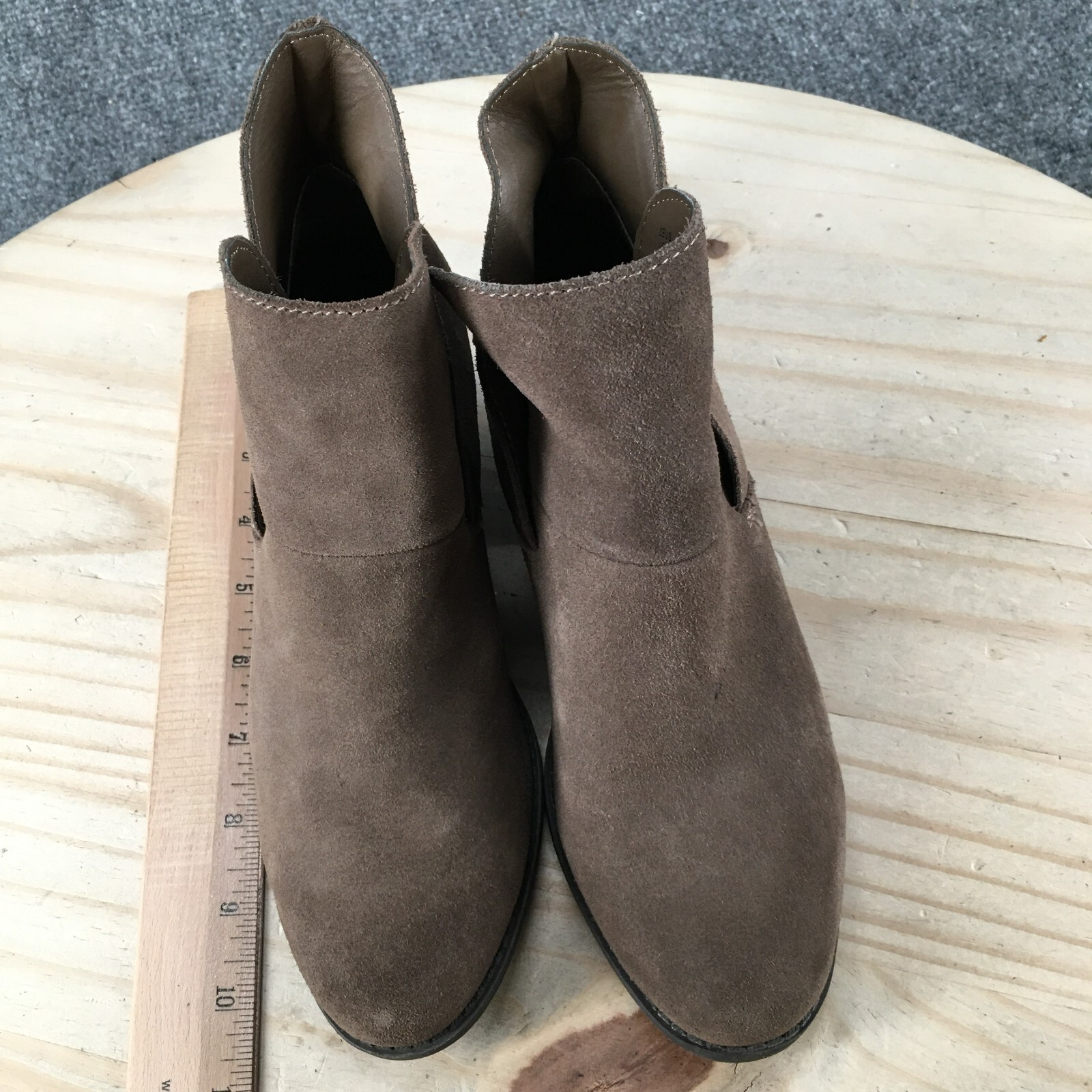Me Too Boots Womens 6 M Cut Out Ankle Booties Brown Leather Block Heels Pull On