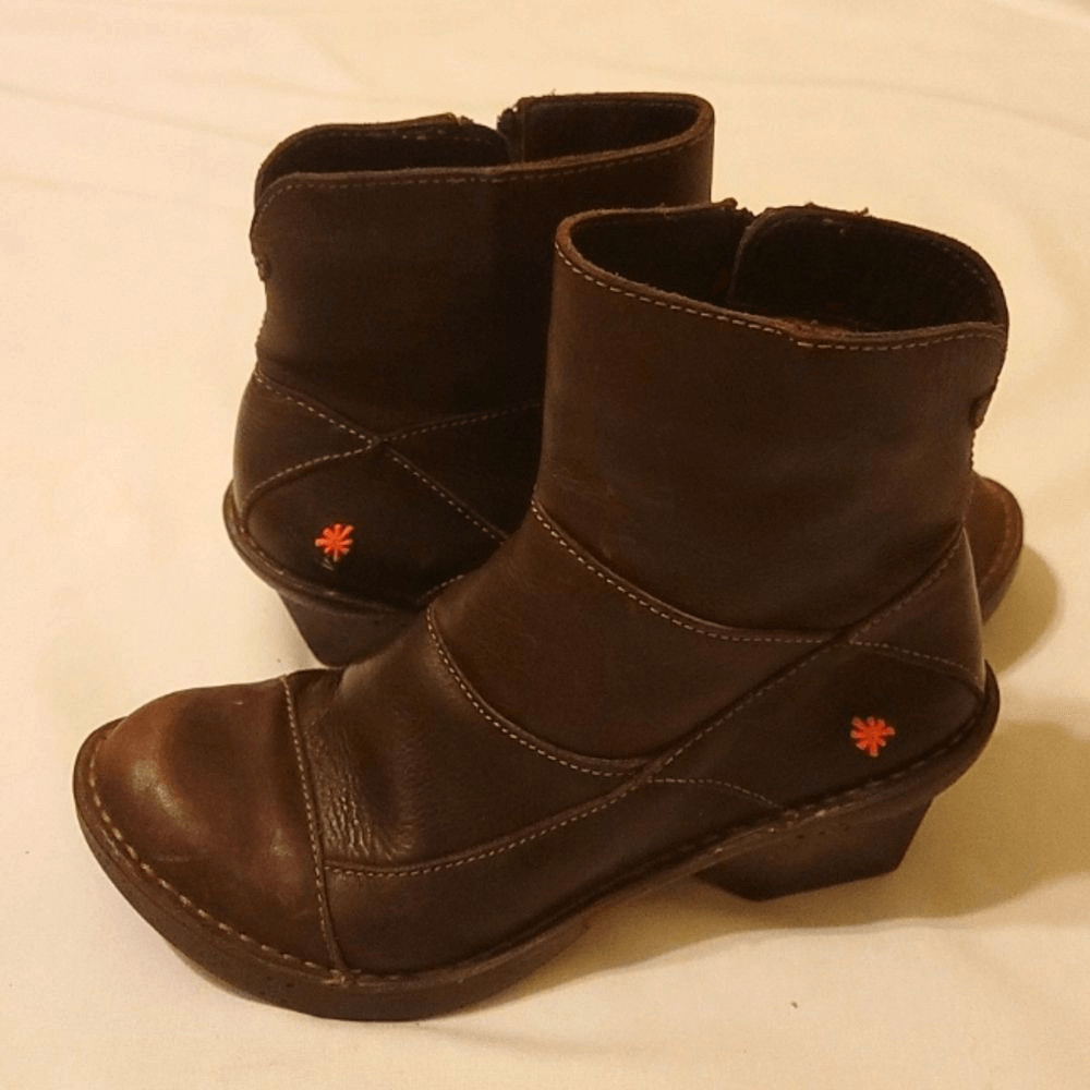 – The art Company boots size 39
