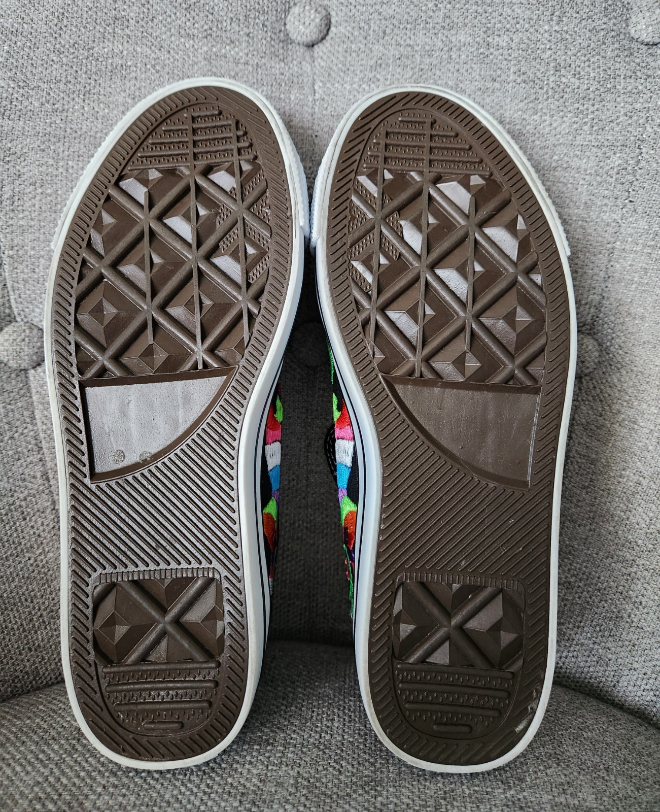 Mexican Artisanal Embroidered Flower Tennis Shoes Size 7 – 7.5