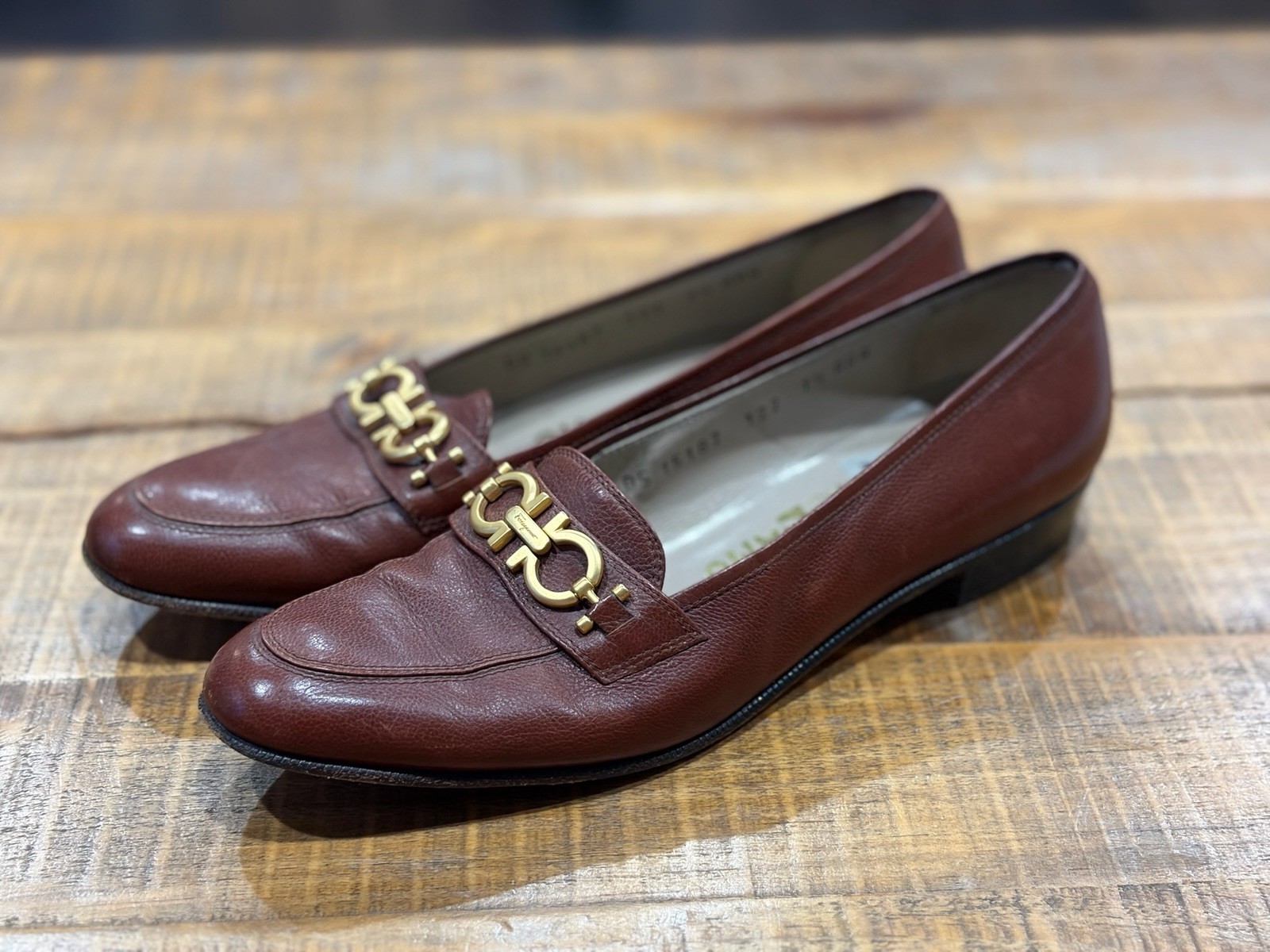 Salvatore Ferragamo women’s loafers size 7.5 AAA Ferragamo Sizing Camel Gold