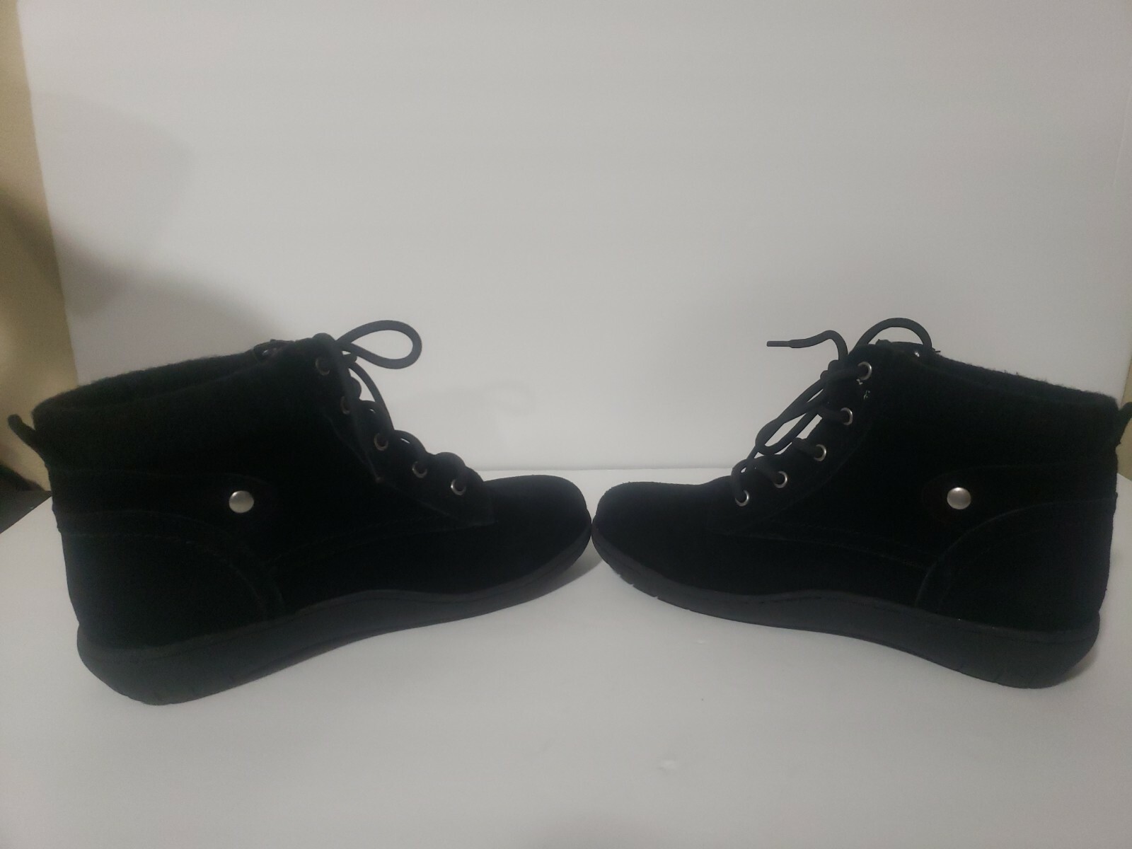 WOMENS Right SZ 7W Left SZ 8W BLACK SUEDE LEATHER COBBIE CUDDLERS ANKLE BOOTS