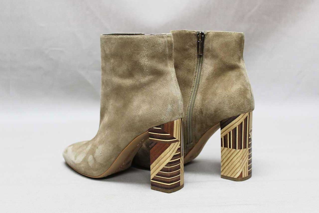Vince Camuto Suede Ankle Booties Women’s 7.5 Beige