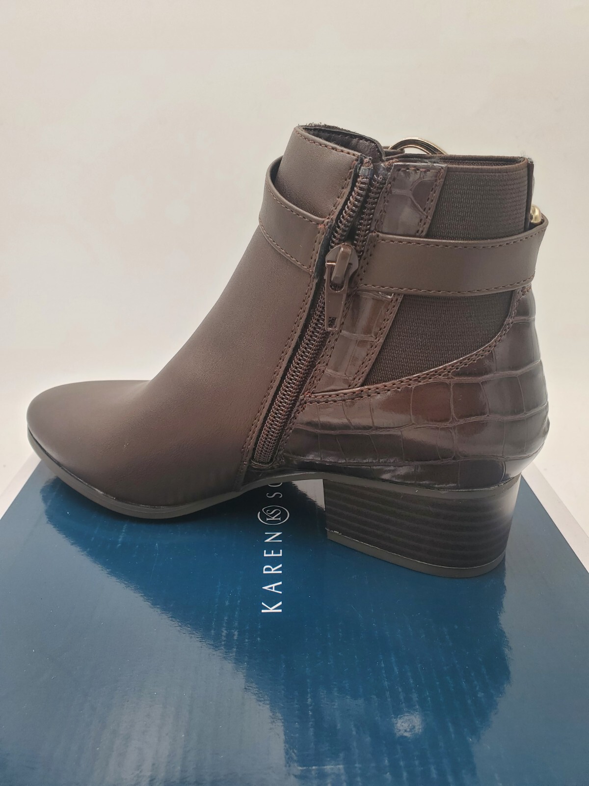KAREN SCOTT 5 M Women Brown Strap Goring Nadine Almond Toe Block Heel Booties
