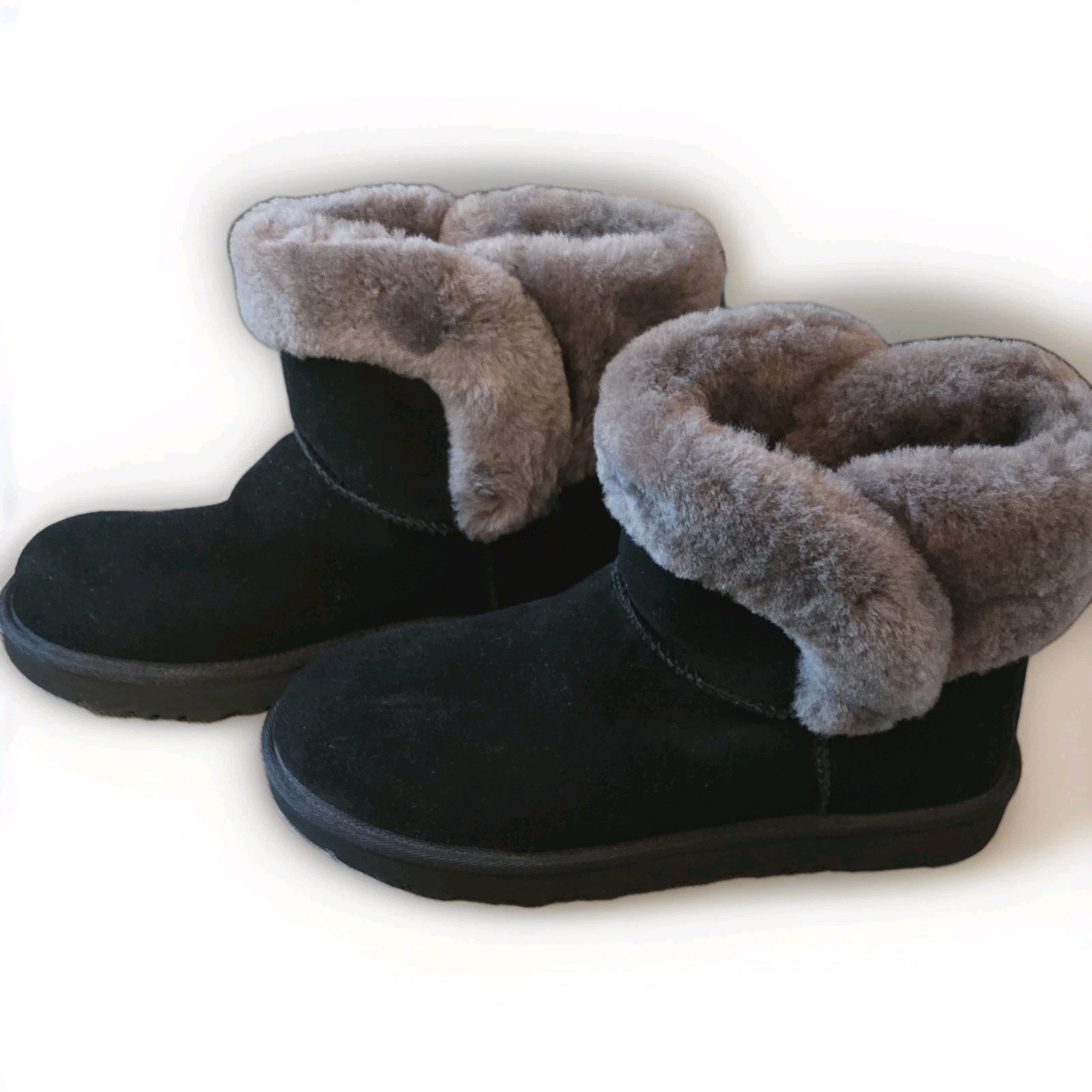 UGG Saniya Mini Suede Ankle Boot Black/Gray Lined Faux Fur Trim Round Toe 9M