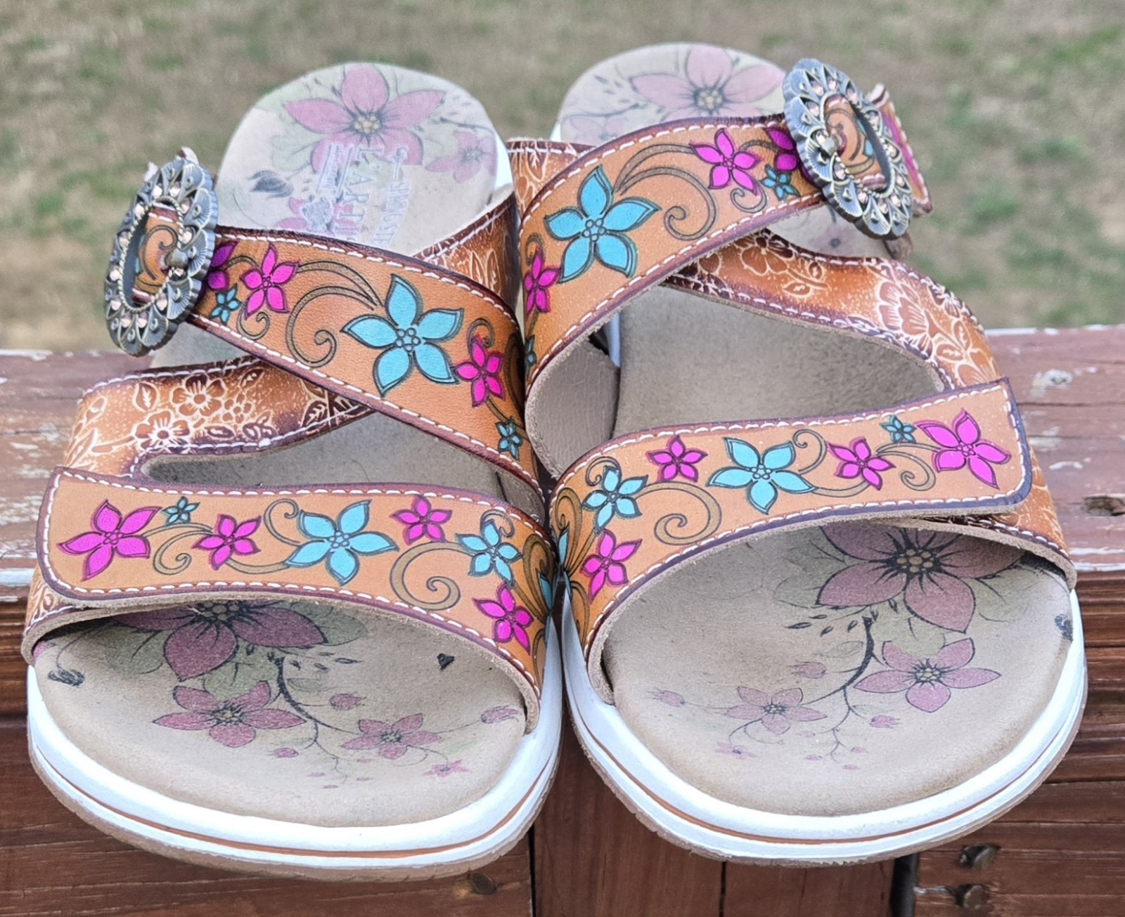 L’Artiste Kittymits Spring Step Sandals Floral Embellished Buckle Size 38 US 7.5